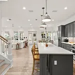 Katmanblu - Over 45 Five Star Reviews! Custom-Built! Easy Beach & Pool Access!