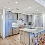The Georgetown 403
