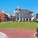Benoit Carriage House