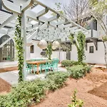 Julia\'S Cottage