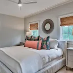 Julia\'S Cottage