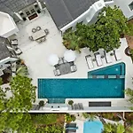 Moonstruck Cottage And Carriage House
