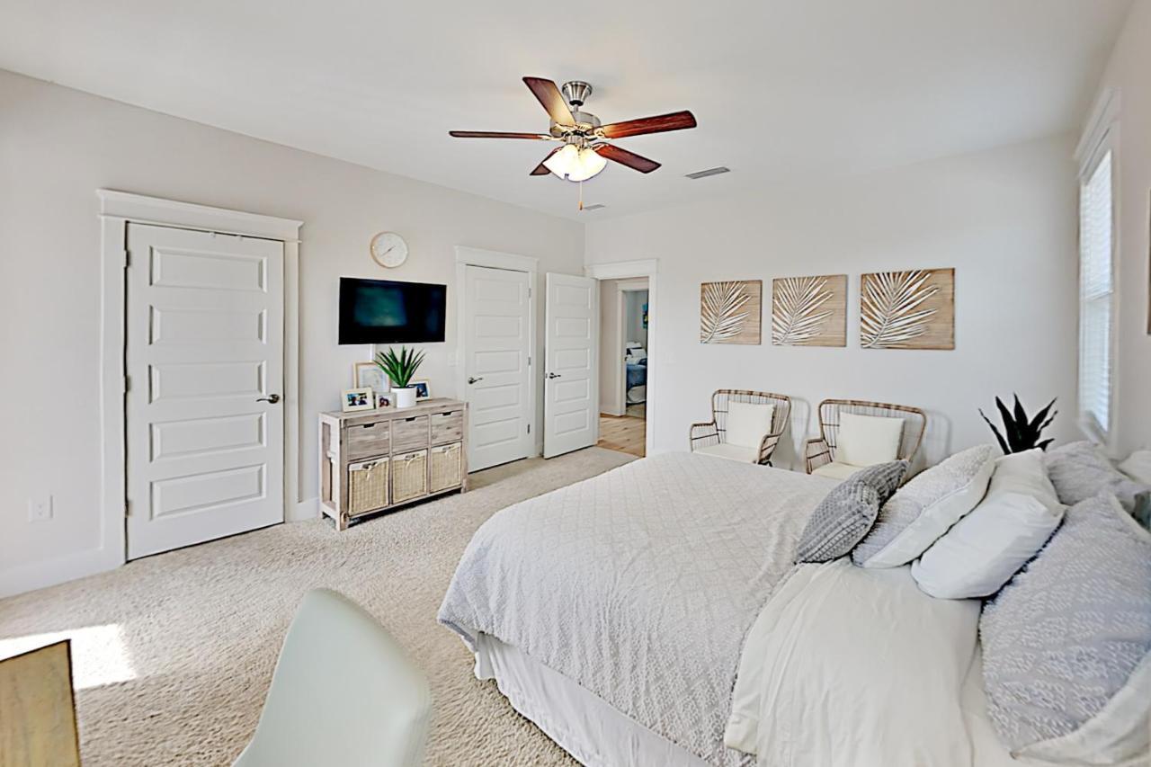 New Listing! Beach House With Pool & Dock, Near 30a Holiday home *