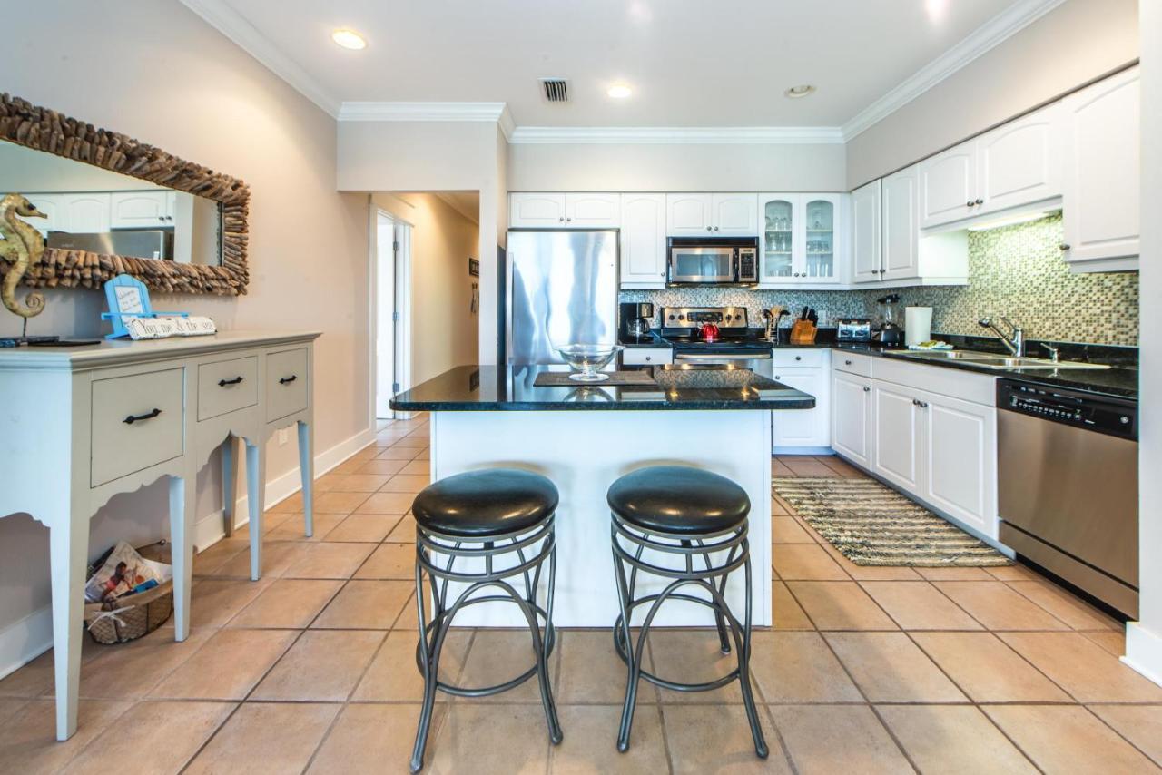 The Blue Lagoon 402b Apartment *