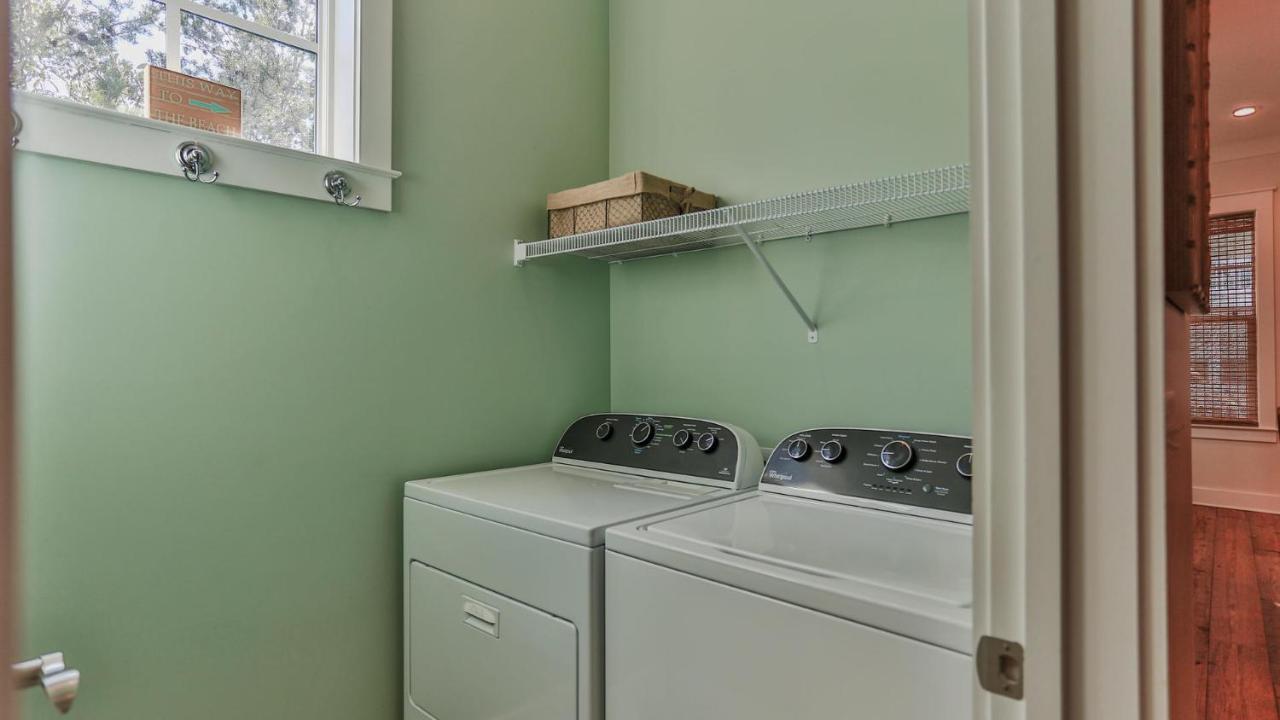 Holiday home Family Ties - Located In Seacrest 2 Master Bedrooms And A Large Communal Pool Rosemary Beach