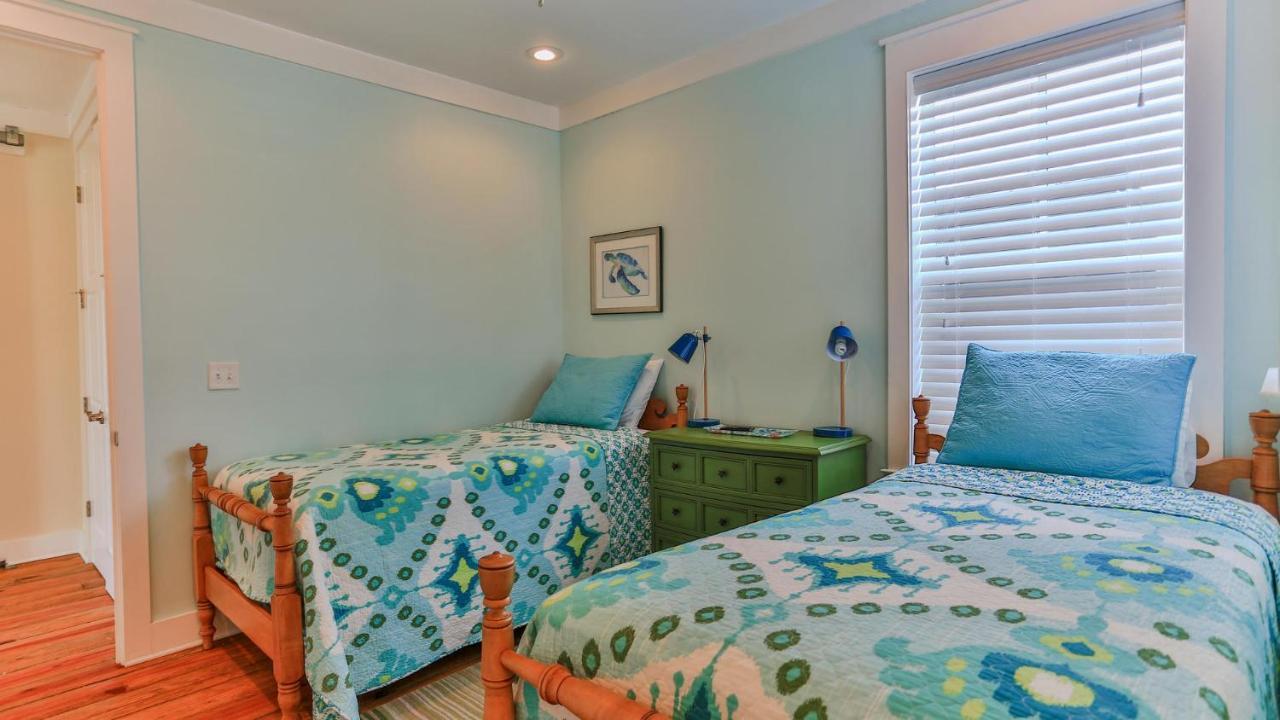 Holiday home Family Ties - Located In Seacrest 2 Master Bedrooms And A Large Communal Pool Rosemary Beach
