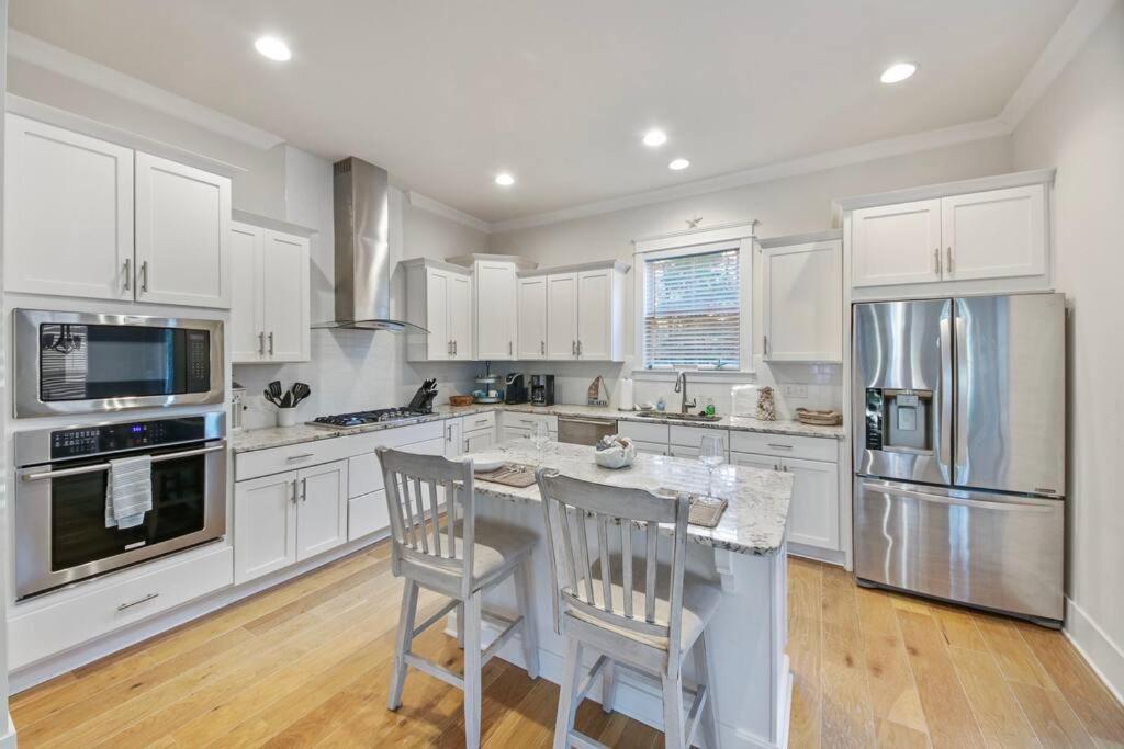 Coastal Oasis - Sleeps 10, Pool * Rosemary Beach