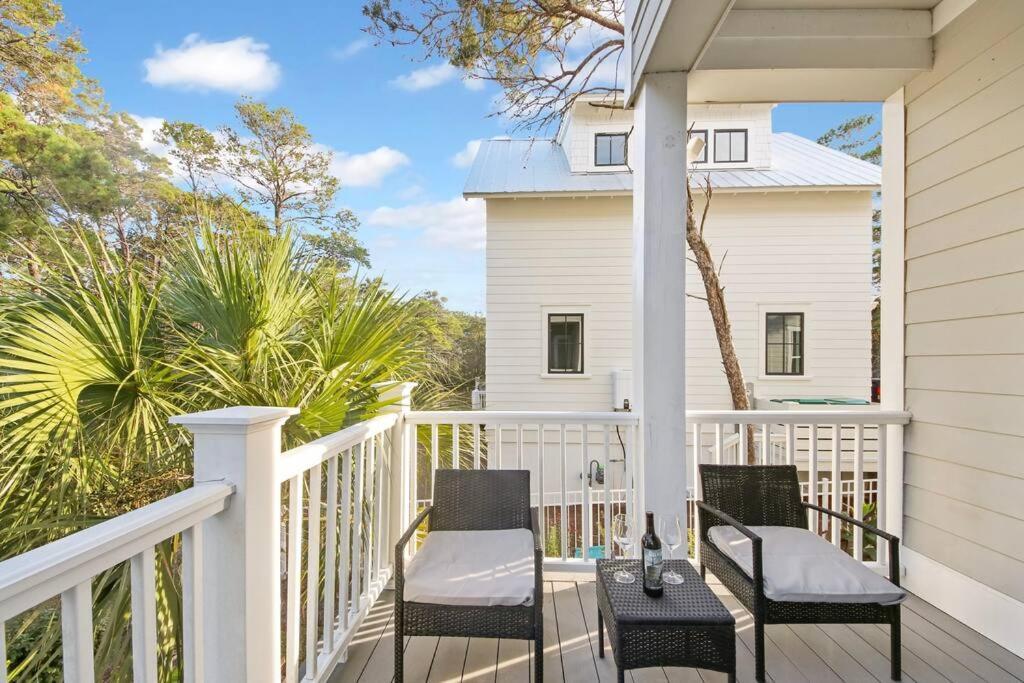 Coastal Oasis - Sleeps 10, Pool Villa
