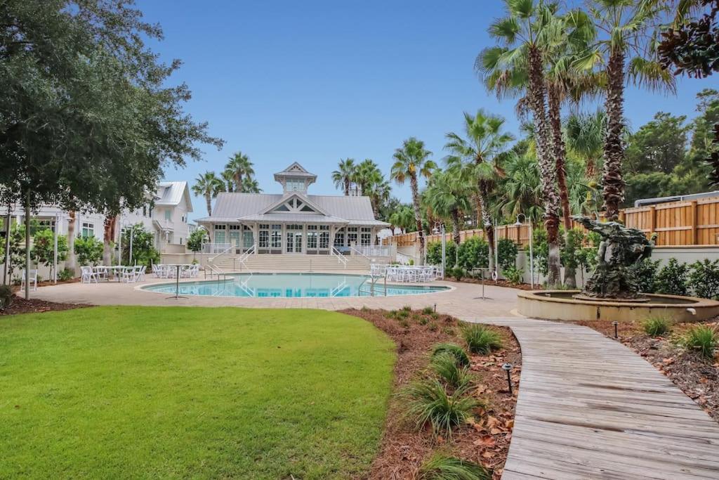 Villa Coastal Oasis - Sleeps 10, Pool *