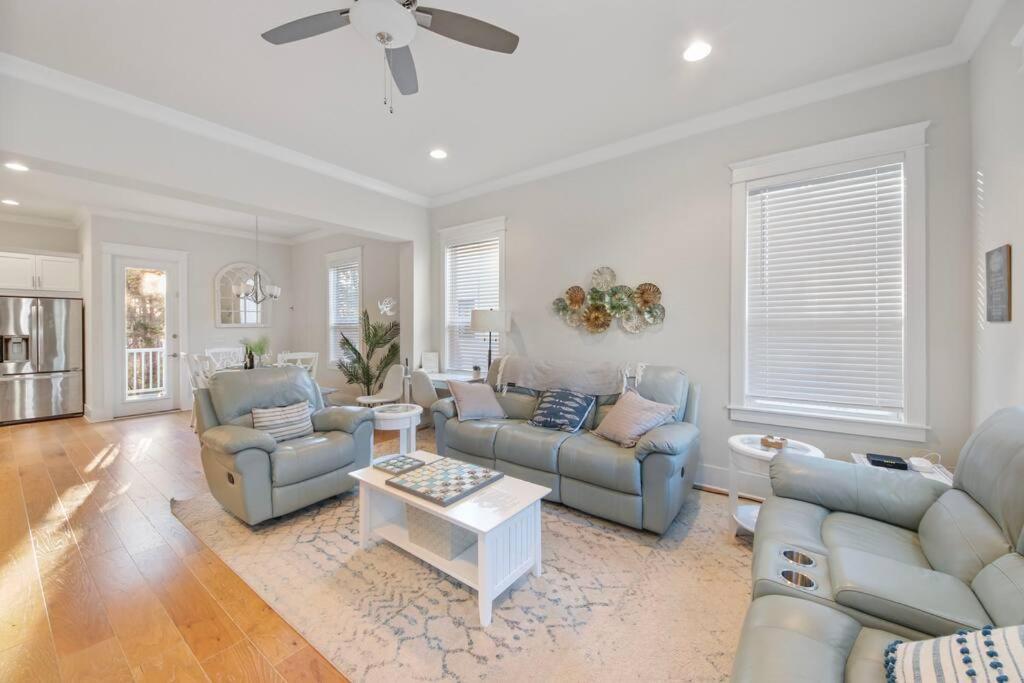 Villa Coastal Oasis - Sleeps 10, Pool Rosemary Beach