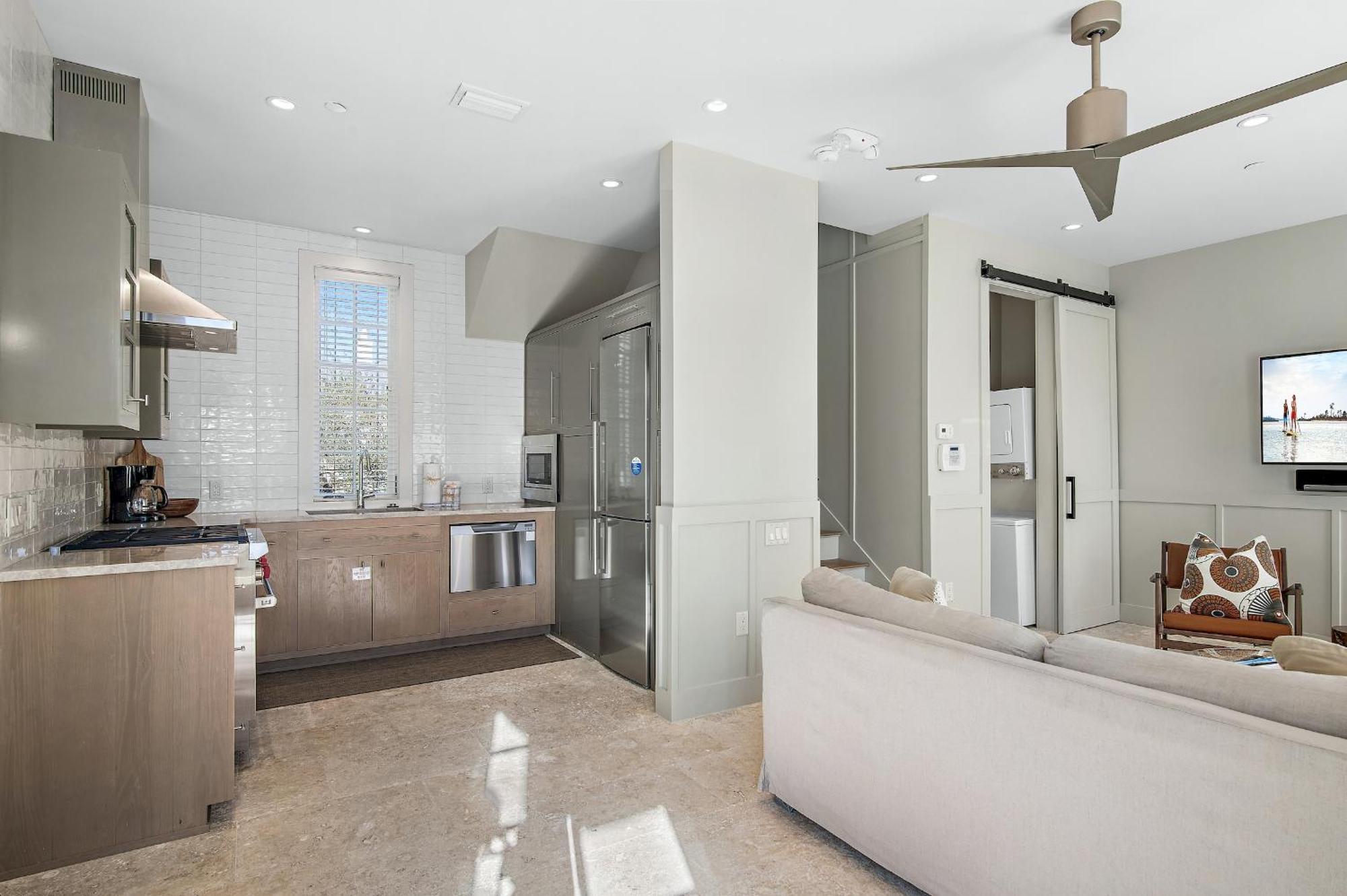 34 S Briland Lane Carriage House Holiday home
