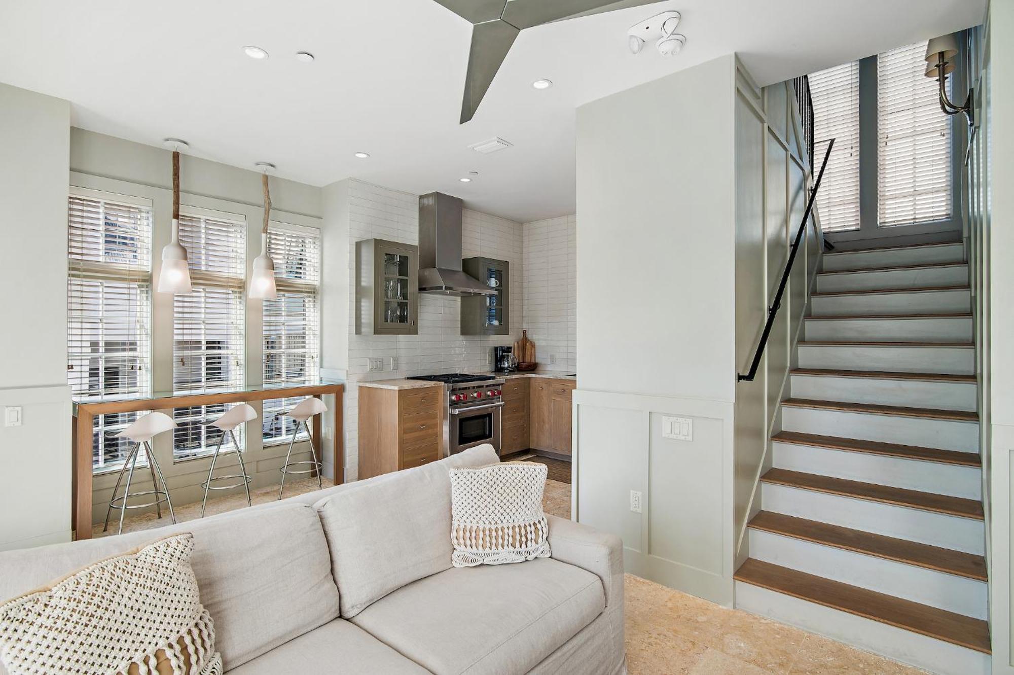 34 S Briland Lane Carriage House Holiday home
