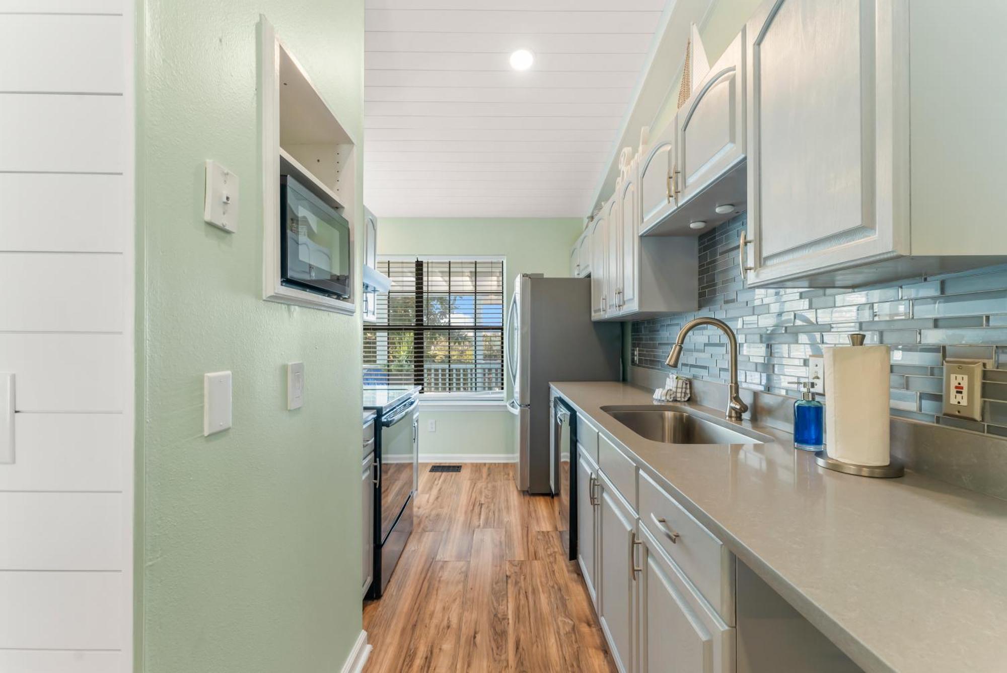 Solitude On 30a - Seacrest Townhouse With Access - Free Bikes