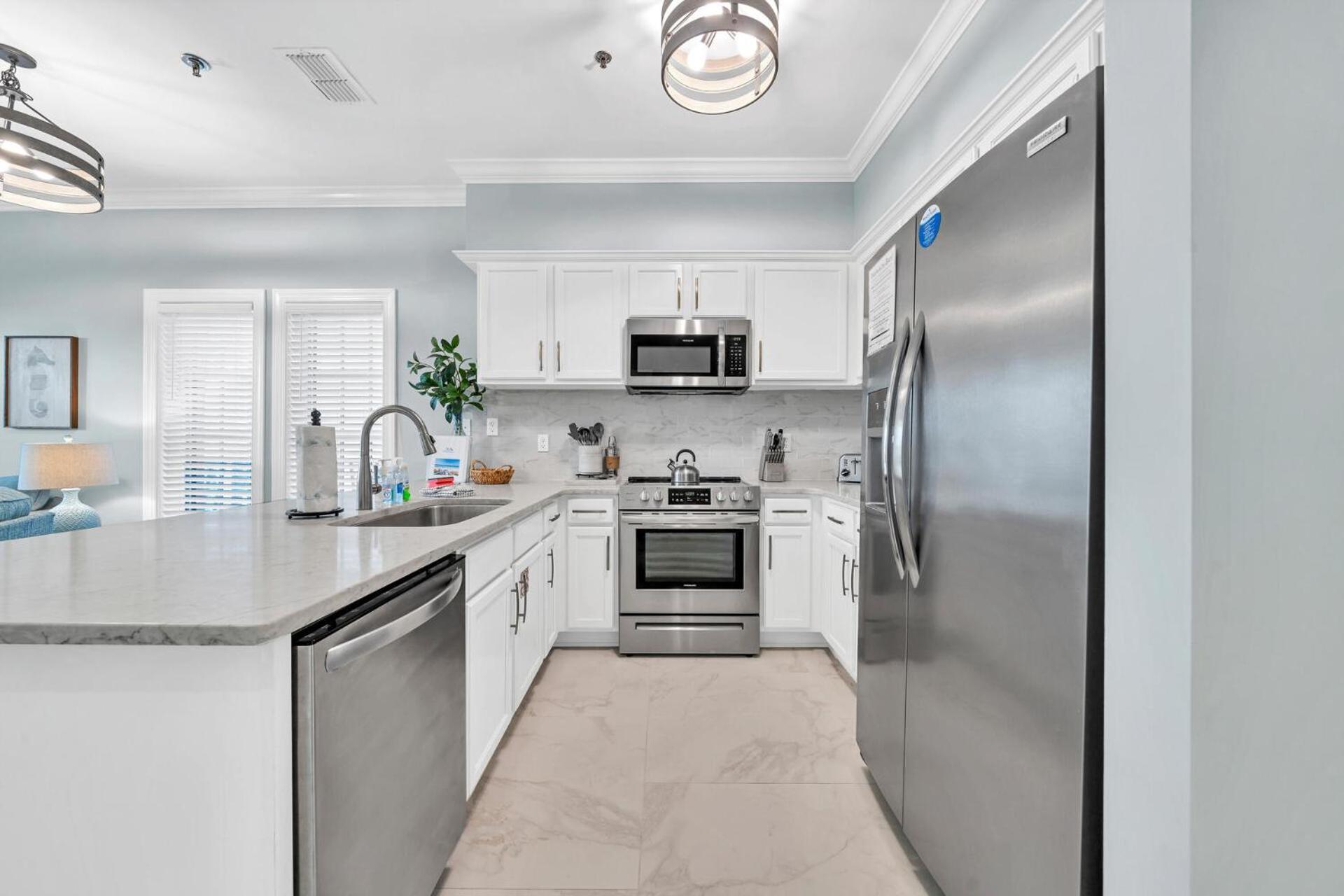 Stunning Village Condo, Overlooking 30a, Beautifully Decorated Recently Updated Rosemary Beach