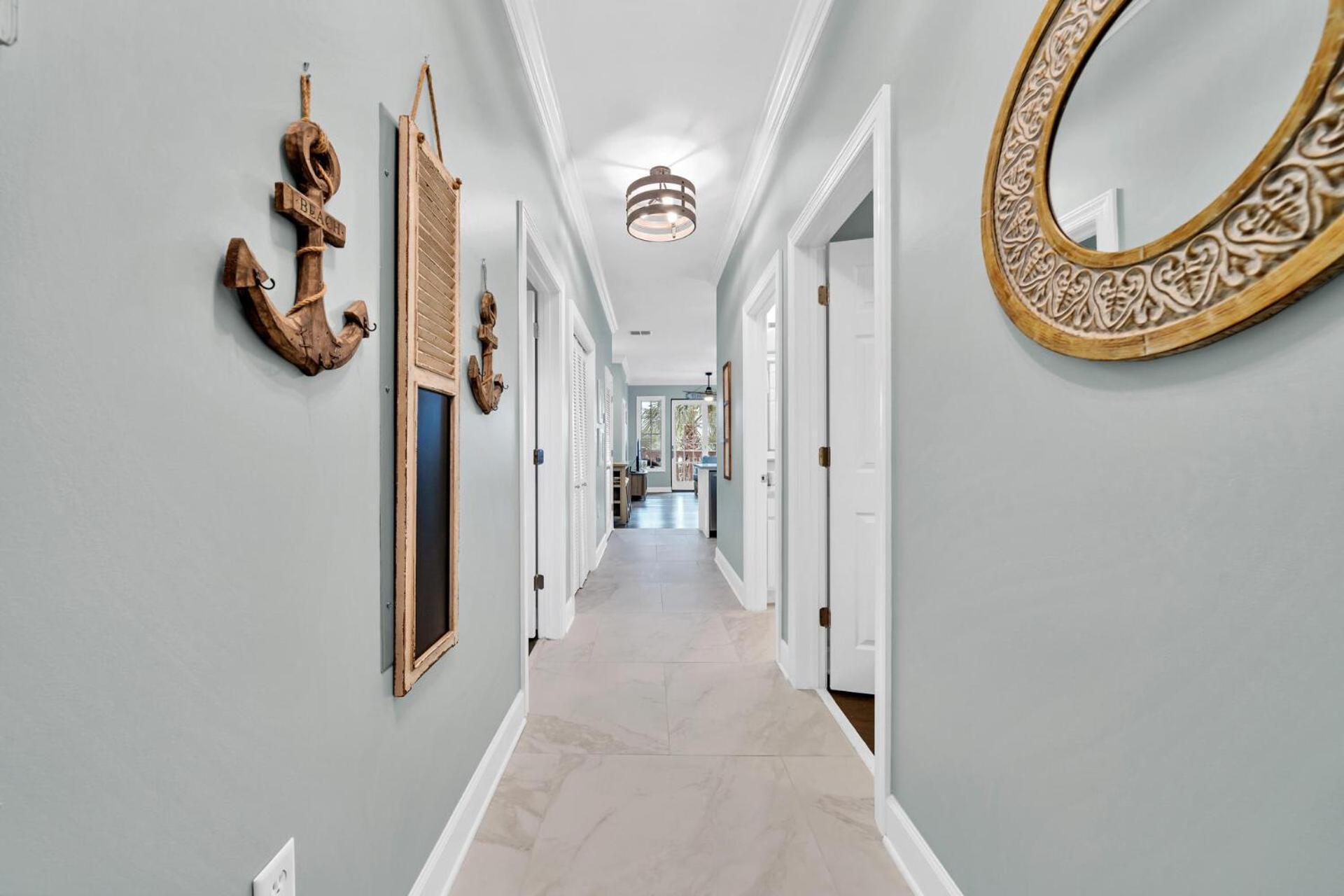 Stunning Village Condo, Overlooking 30a, Beautifully Decorated Recently Updated Holiday home *