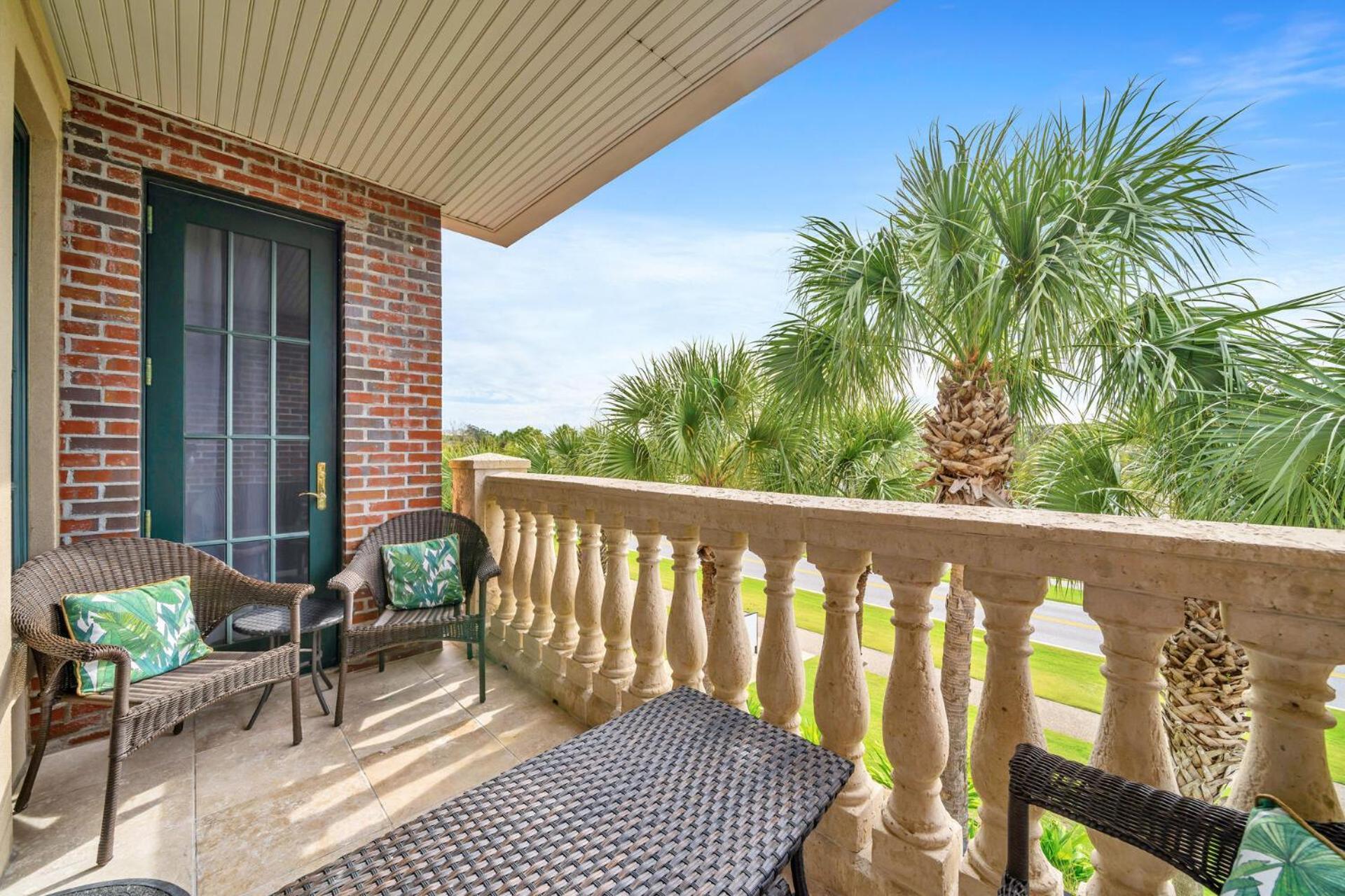 Stunning Village Condo, Overlooking 30a, Beautifully Decorated Recently Updated * Rosemary Beach