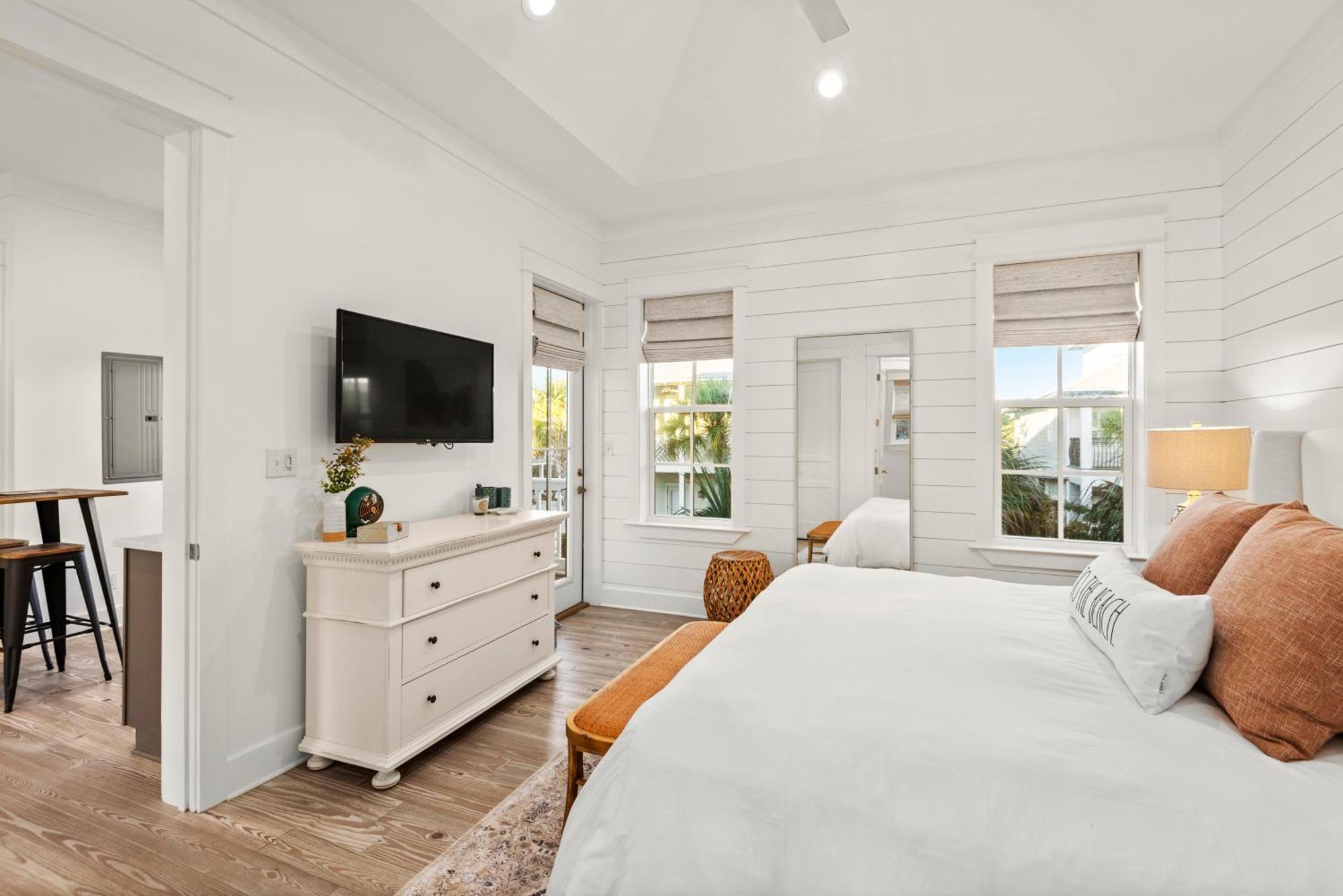 Katmanblu - Over 45 Five Star Reviews! Custom-built! Easy & Pool Access! * Rosemary Beach