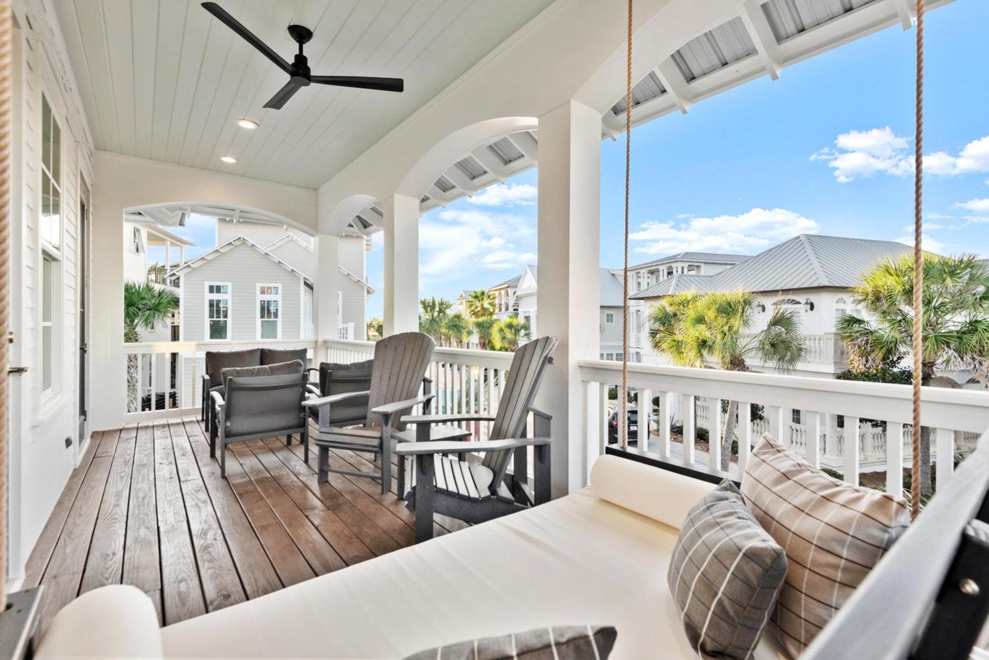 Katmanblu - Over 45 Five Star Reviews! Custom-built! Easy & Pool Access! Holiday home *