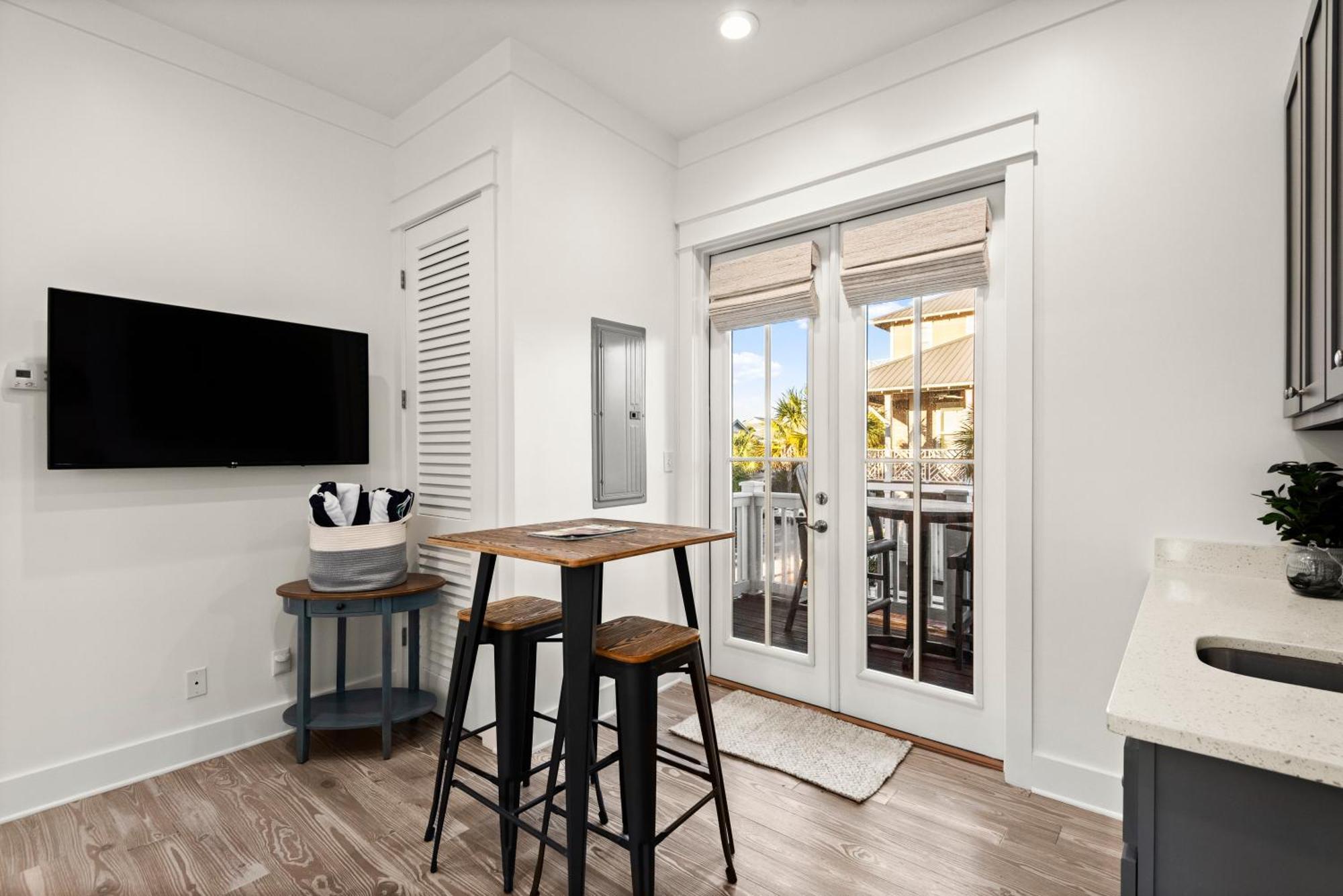 Katmanblu - Over 45 Five Star Reviews! Custom-built! Easy & Pool Access! Rosemary Beach
