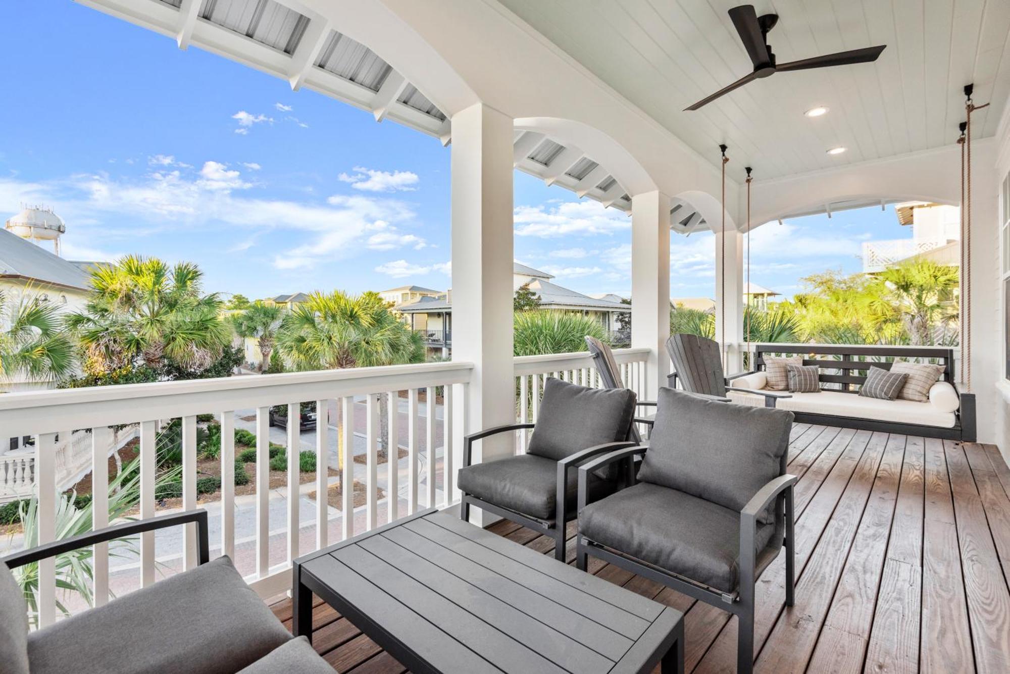 Holiday home Katmanblu - Over 45 Five Star Reviews! Custom-built! Easy & Pool Access!