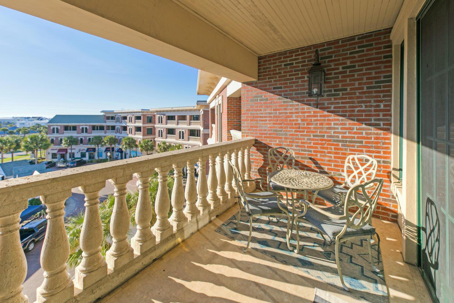 Newly Renovated Village Condo! Easy & Pool Access! Rosemary Beach