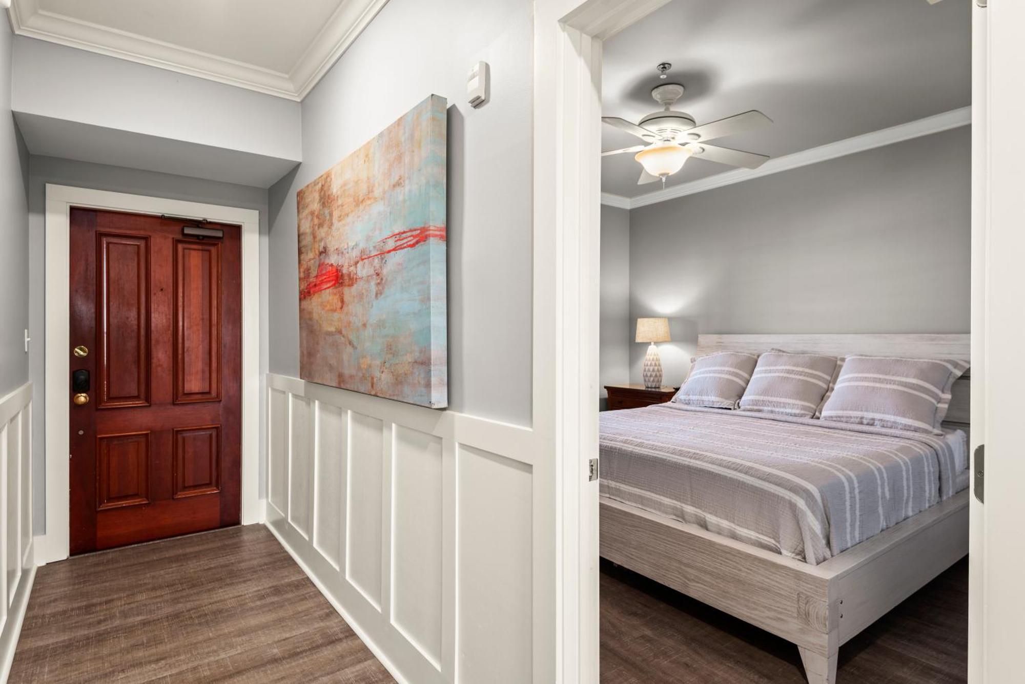 Newly Renovated Village Condo! Easy & Pool Access! *