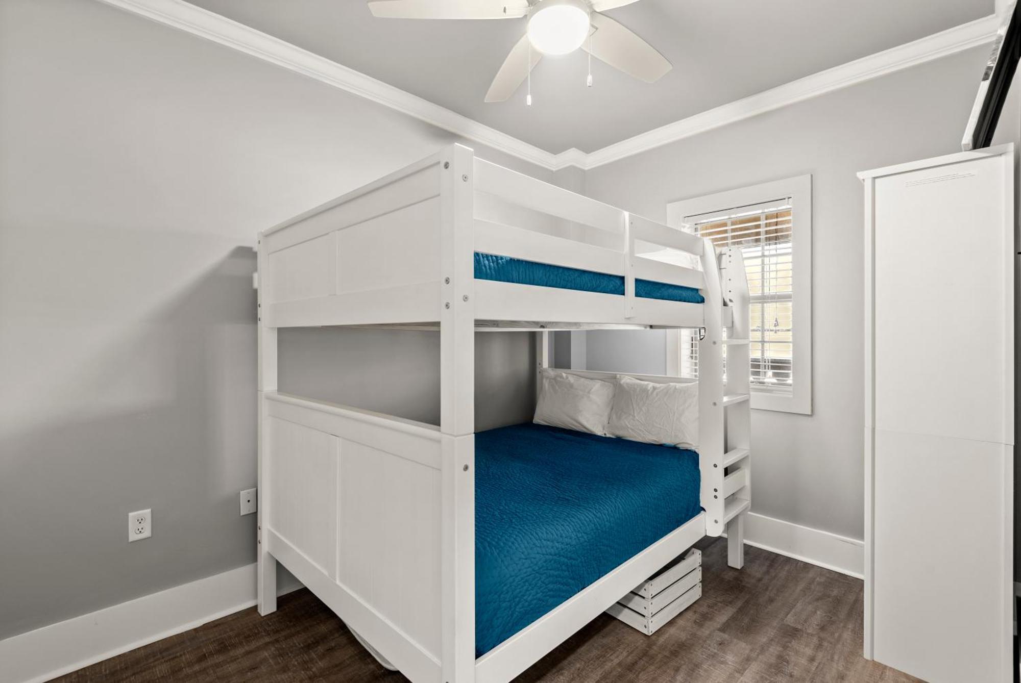Newly Renovated Village Condo! Easy & Pool Access! *