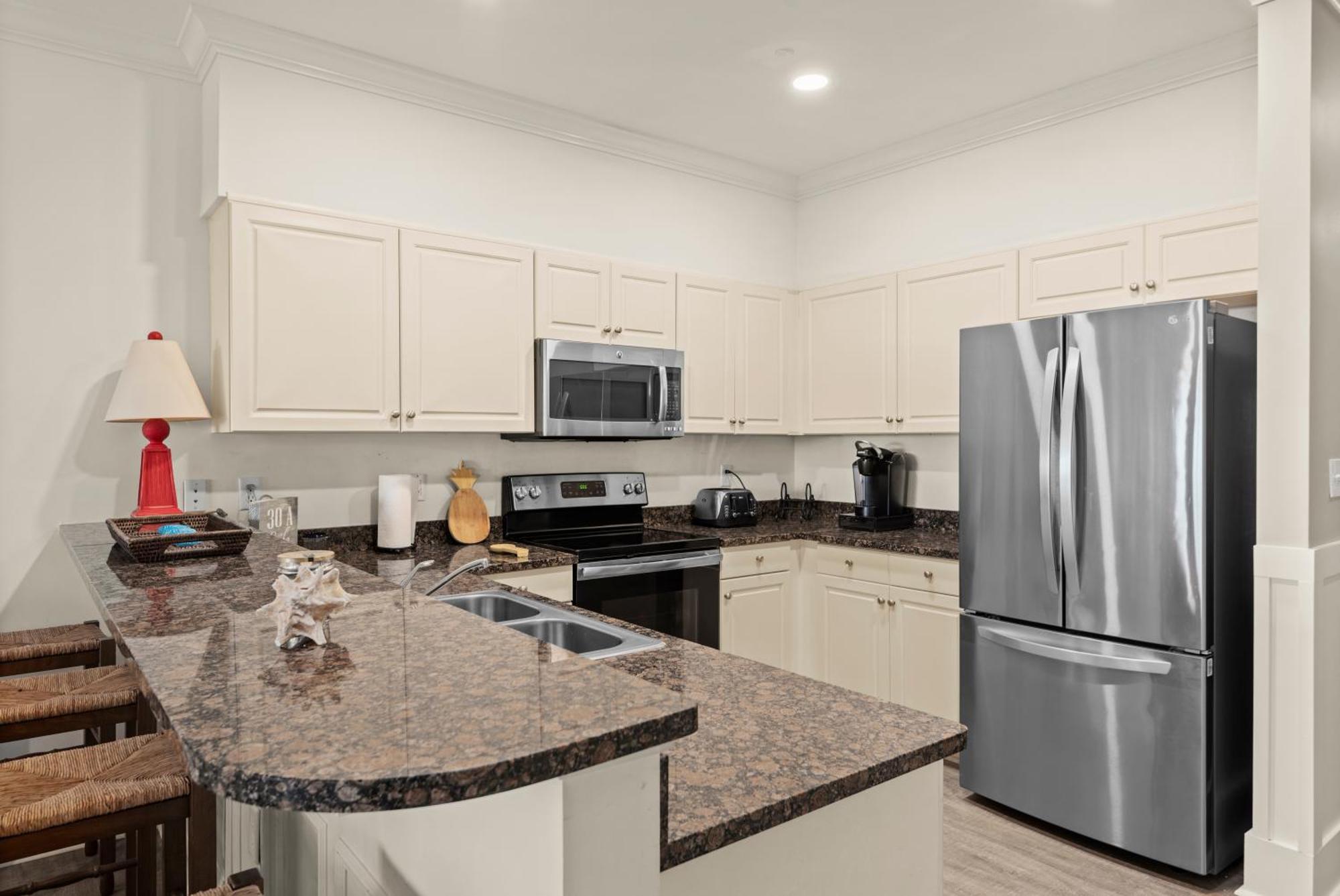 Holiday home Newly Renovated Village Condo! Easy & Pool Access!