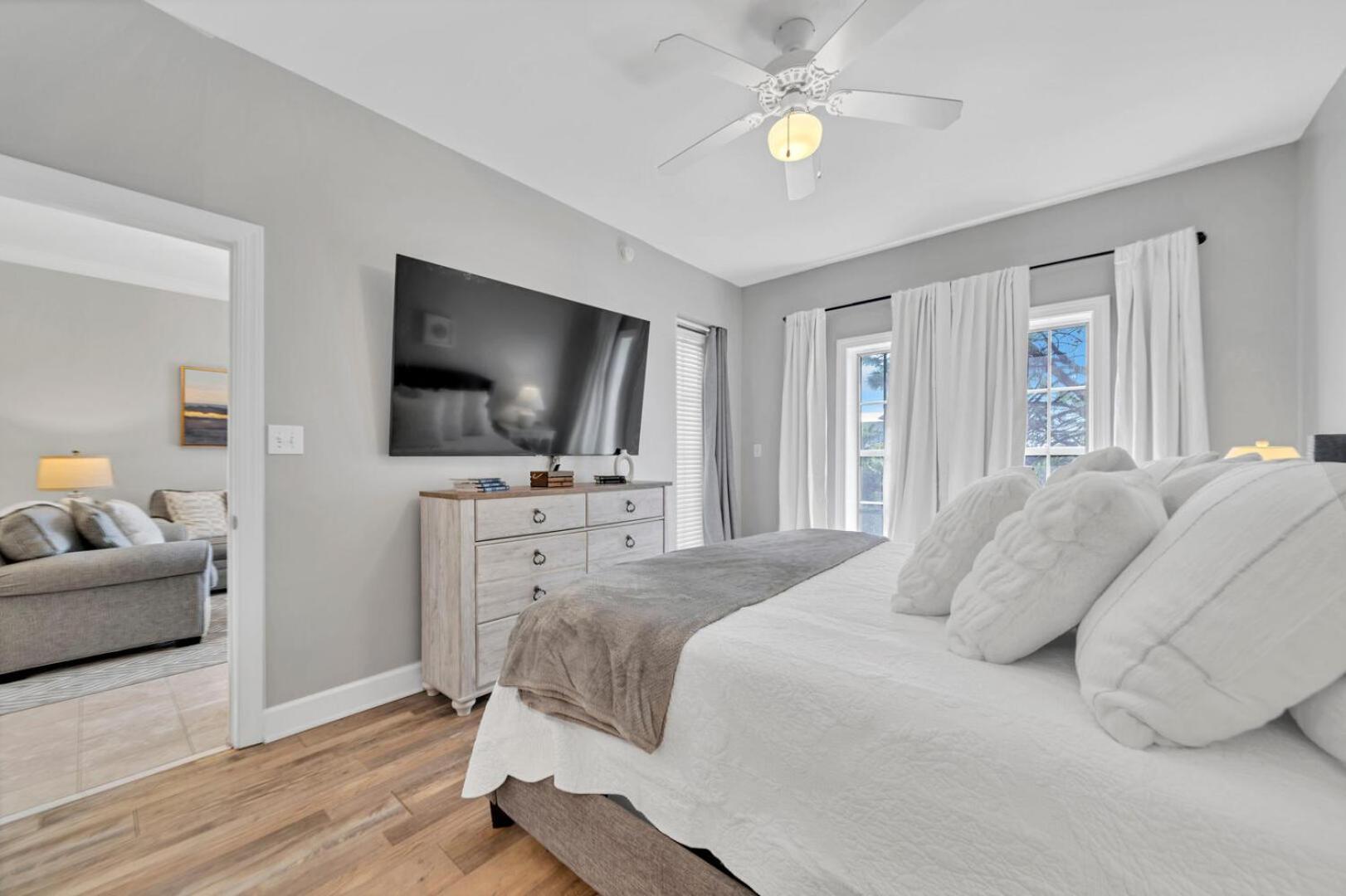 Overlooking 30a! Great Location! Easy & Pool Access!