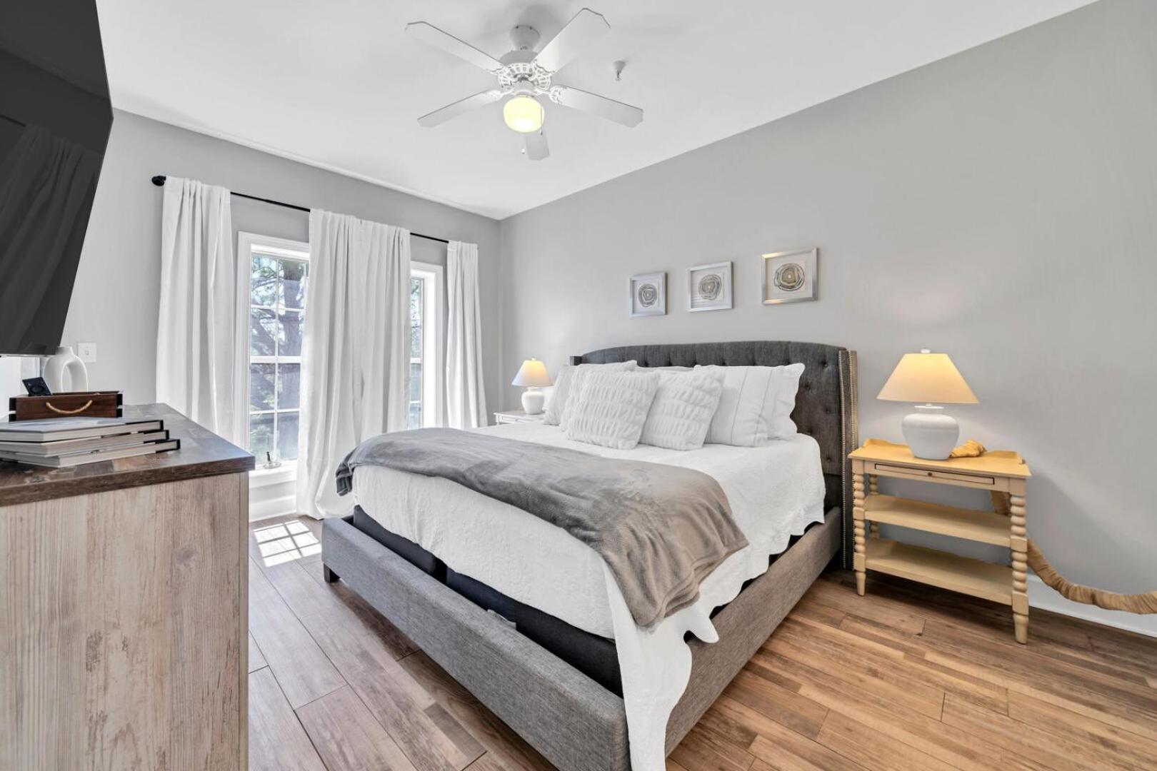 Overlooking 30a! Great Location! Easy & Pool Access! Rosemary Beach
