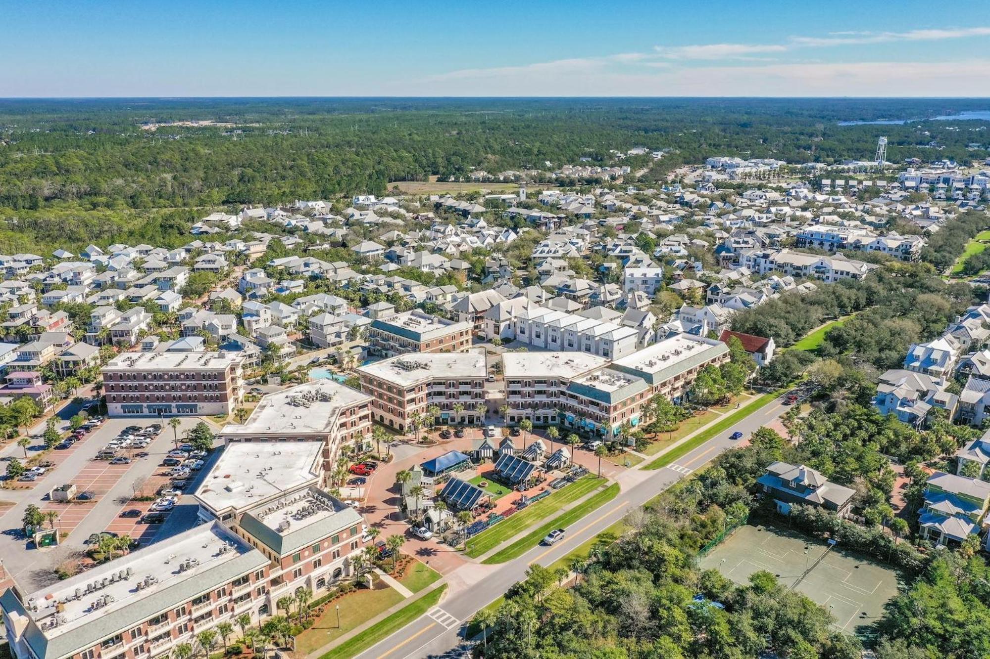 Overlooking 30a! Great Location! Easy & Pool Access! Rosemary Beach