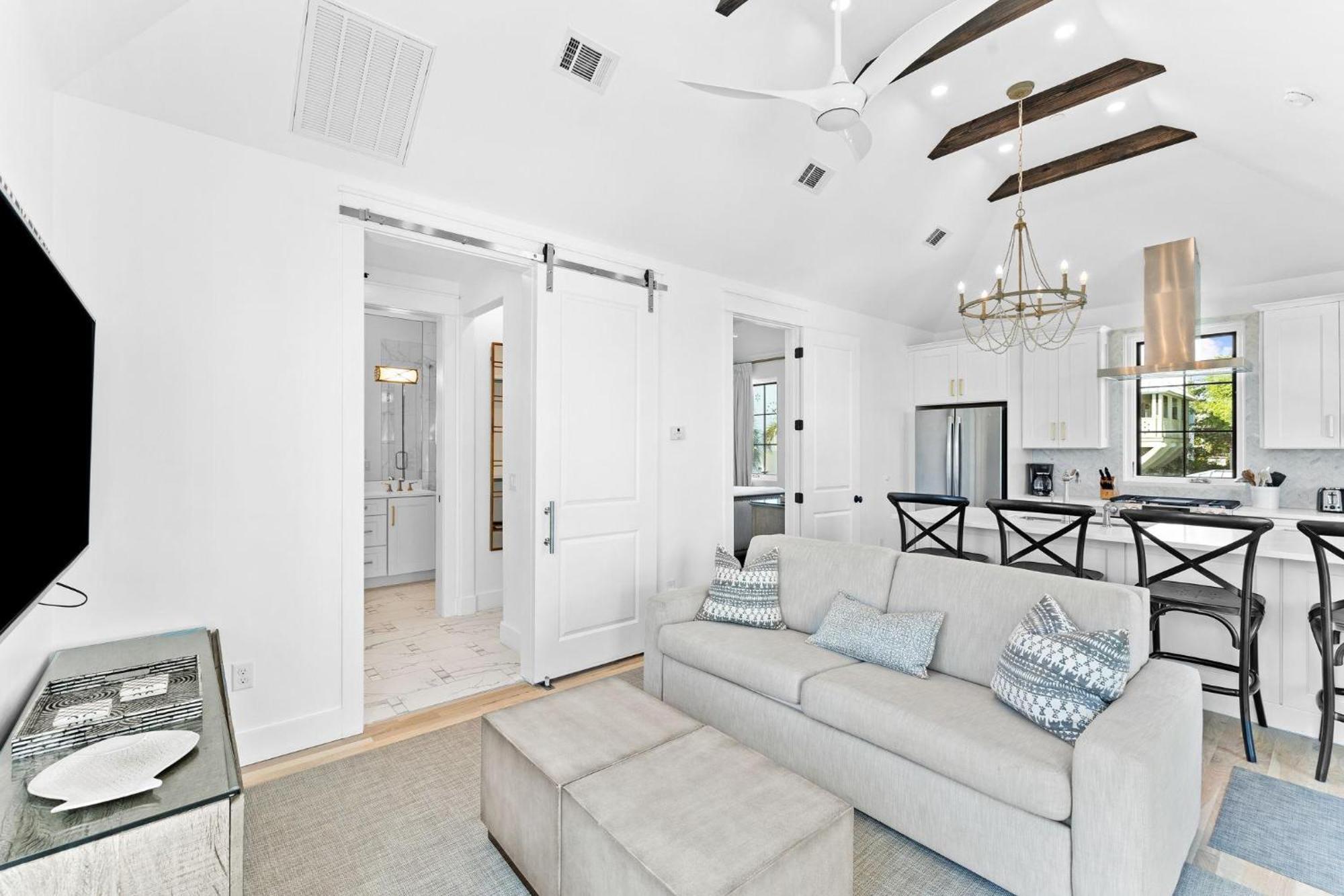 Holiday home Abba Carriage House *