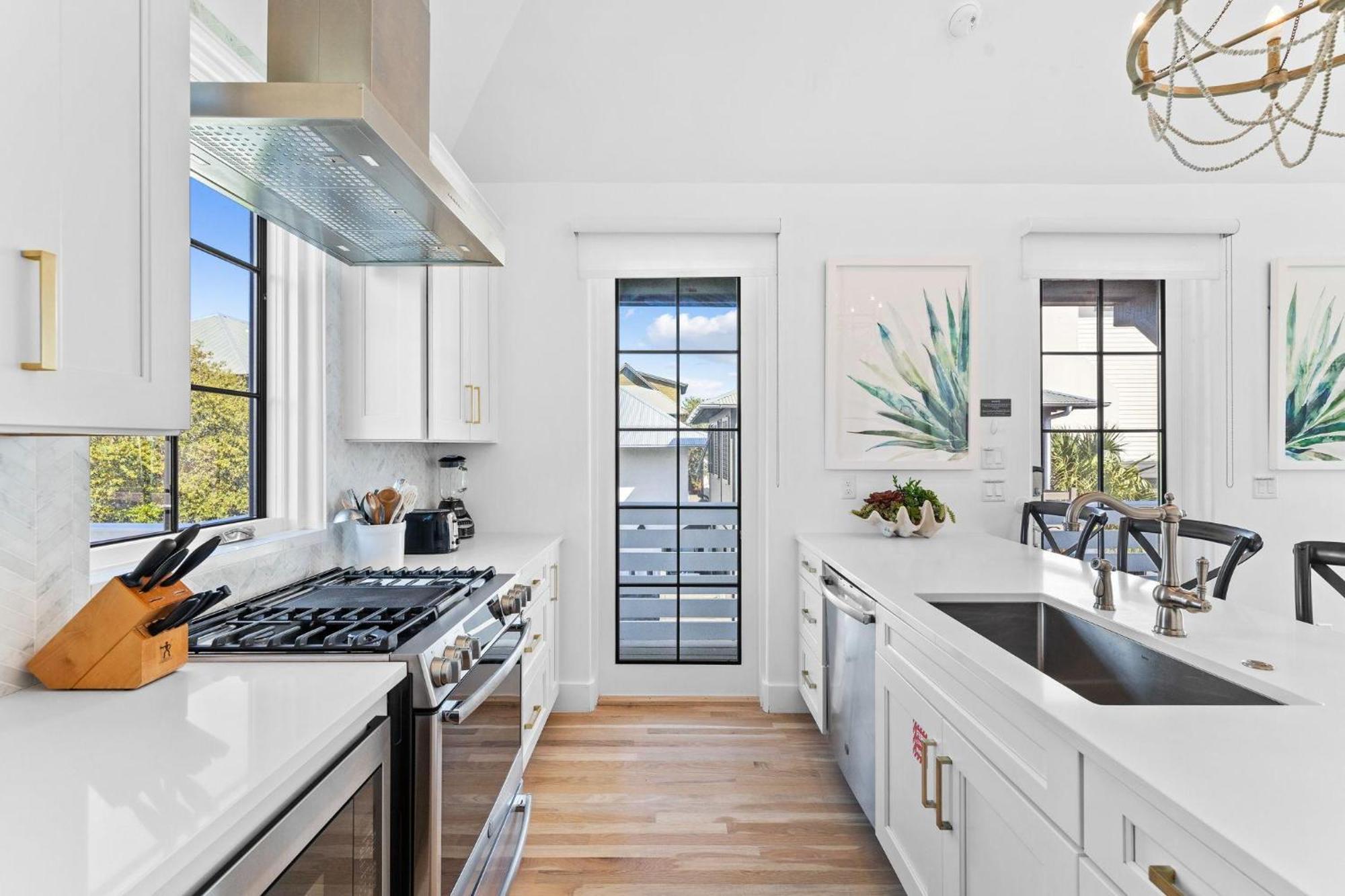 Abba Carriage House * Rosemary Beach