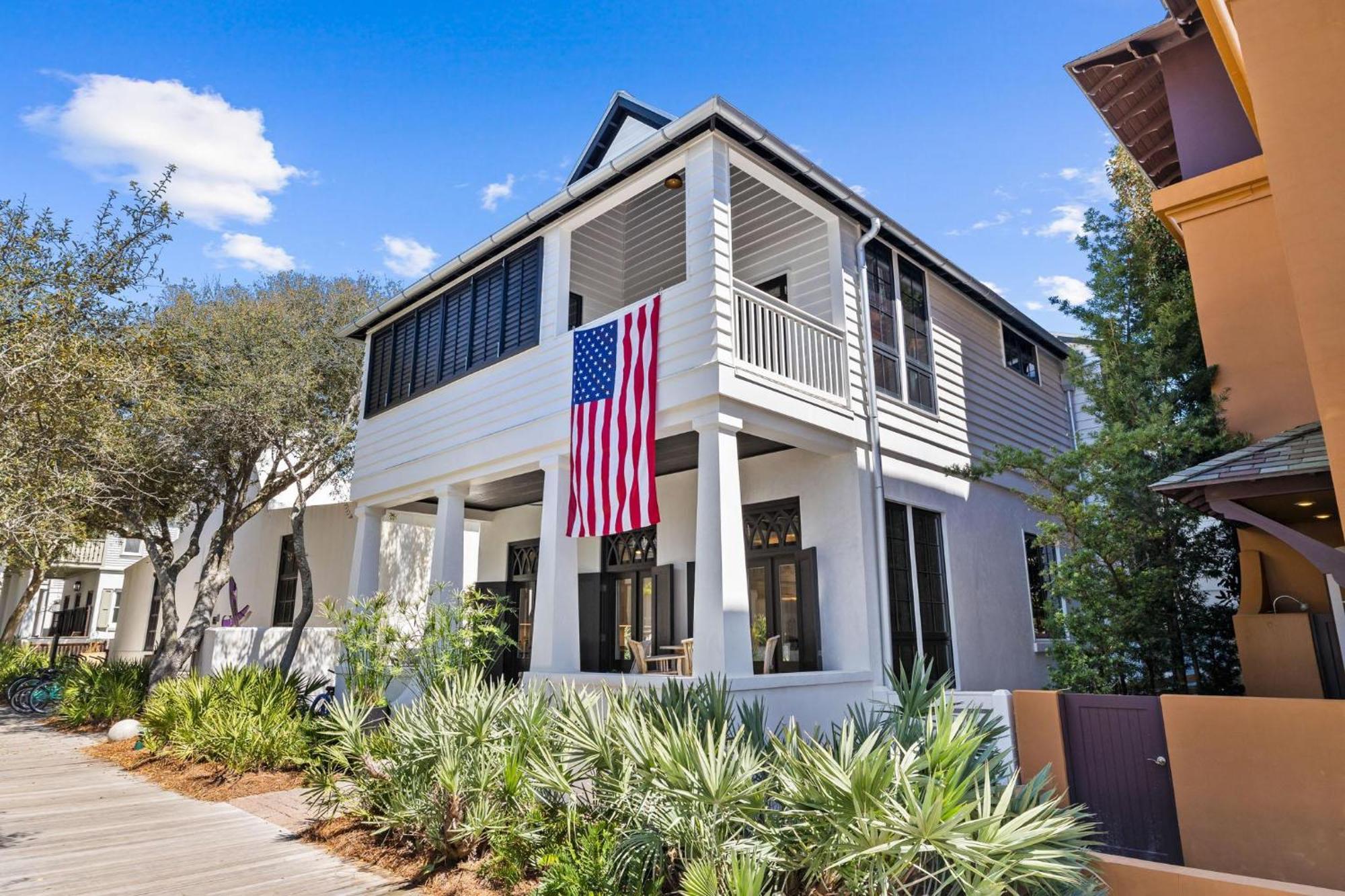 Abba & Carriage House *