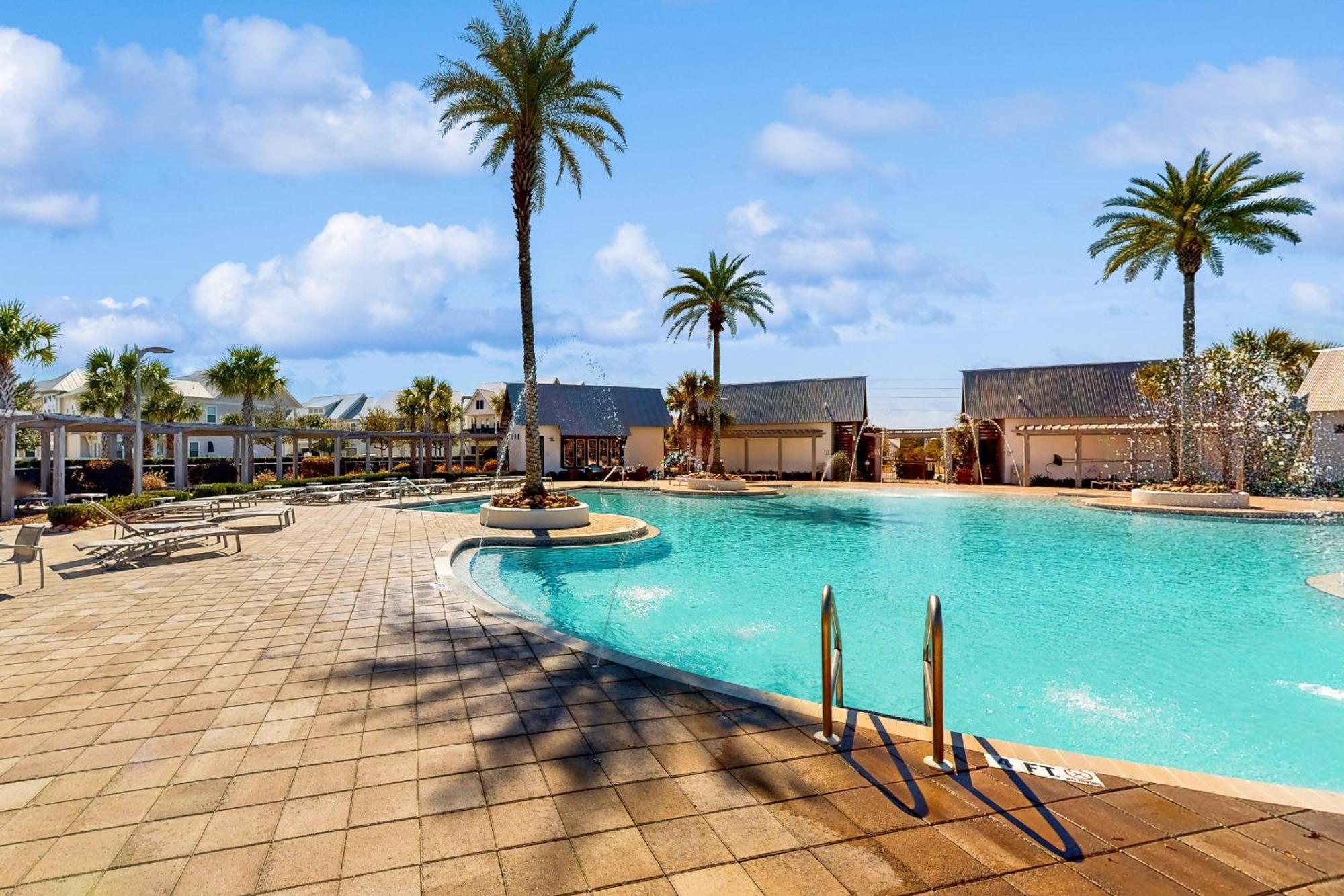 Palms At Prominence *