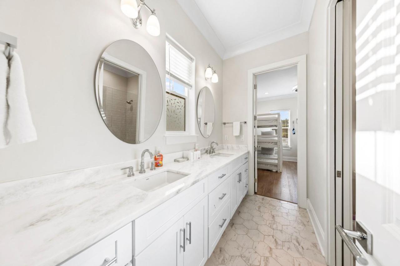 New 30a Inlet House - Sleeps 14 - 10 Beds * Rosemary Beach