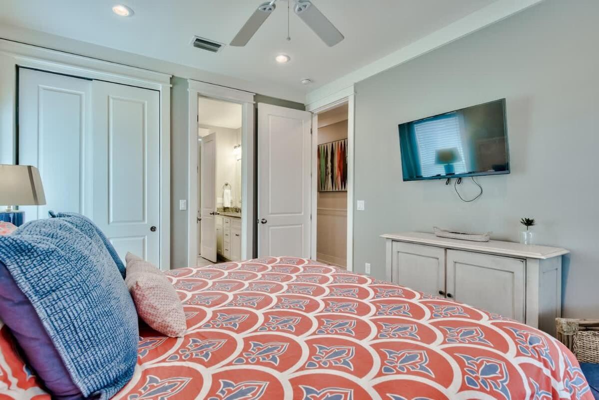Holiday home Palm Sundaze On Scenic 30a Sleeps 13 Includes Shuttle Service To Rosemary Beach