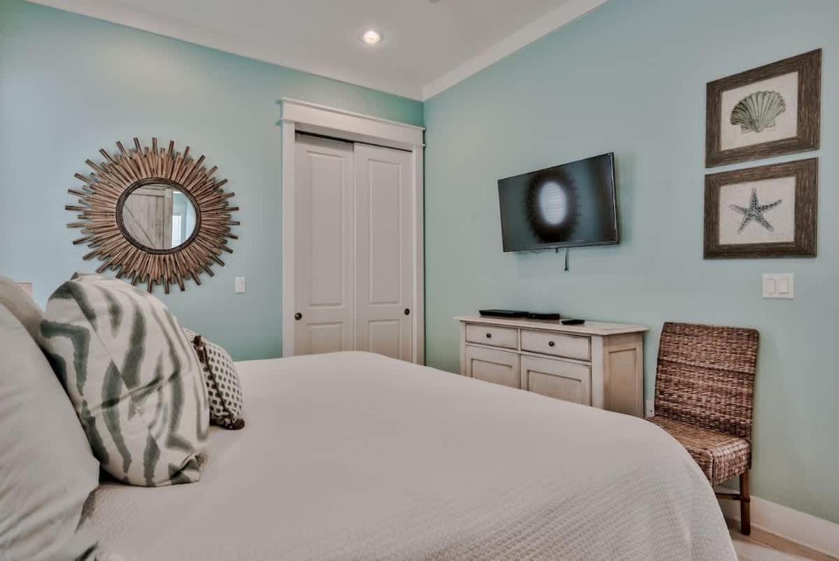 Palm Sundaze On Scenic 30a Sleeps 13 Includes Shuttle Service To Holiday home *