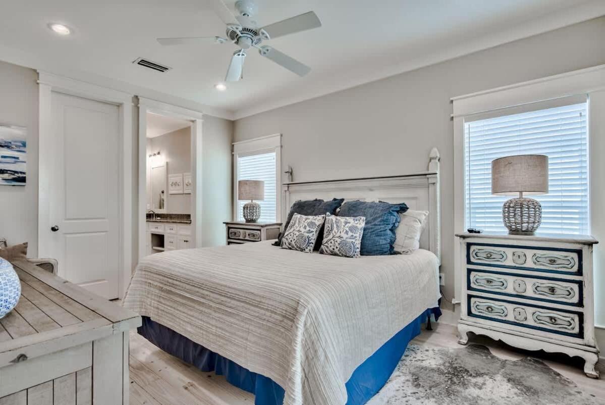 Palm Sundaze On Scenic 30a Sleeps 13 Includes Shuttle Service To Holiday home *