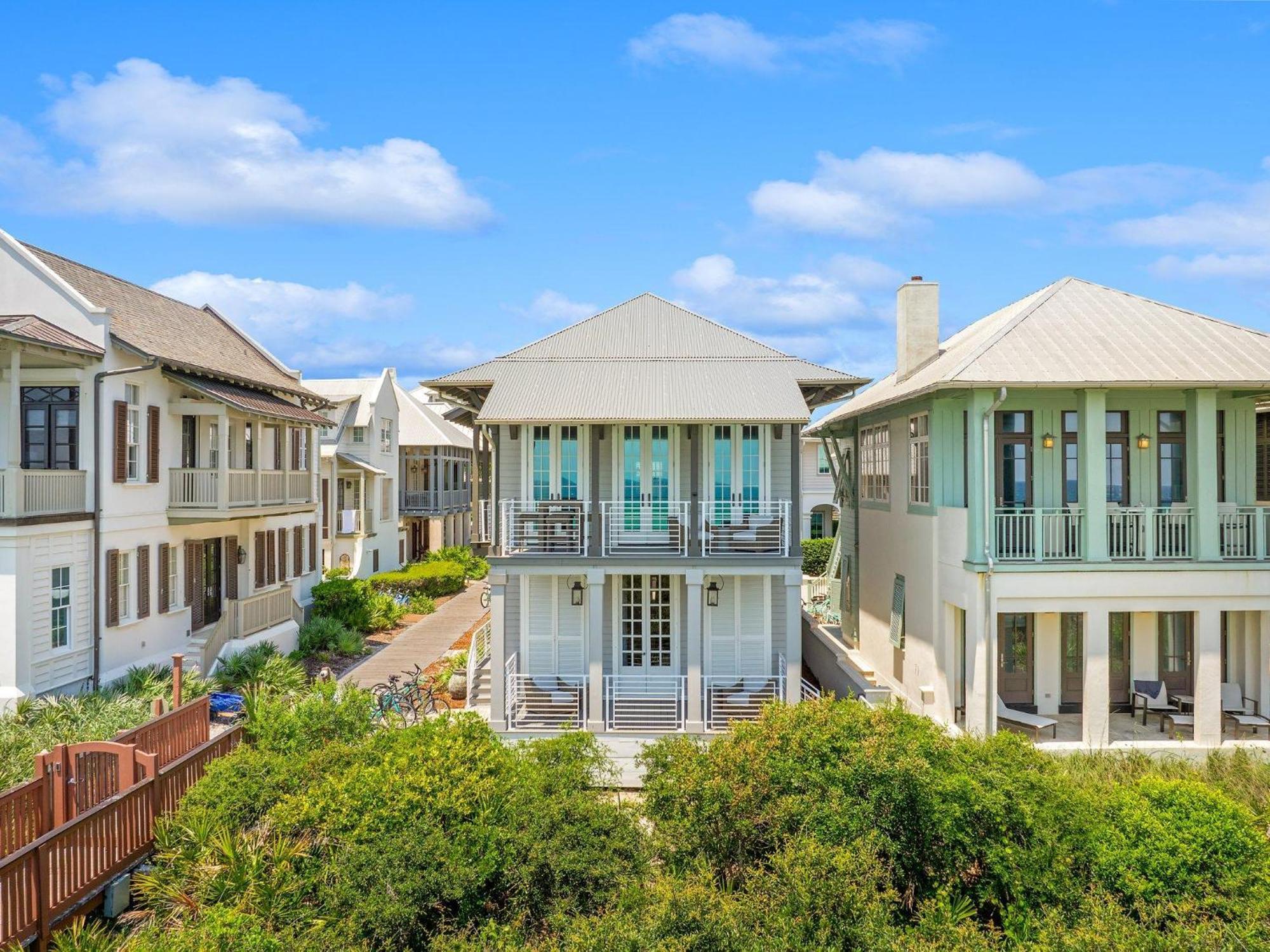 Atwoods & Carriage House Holiday home