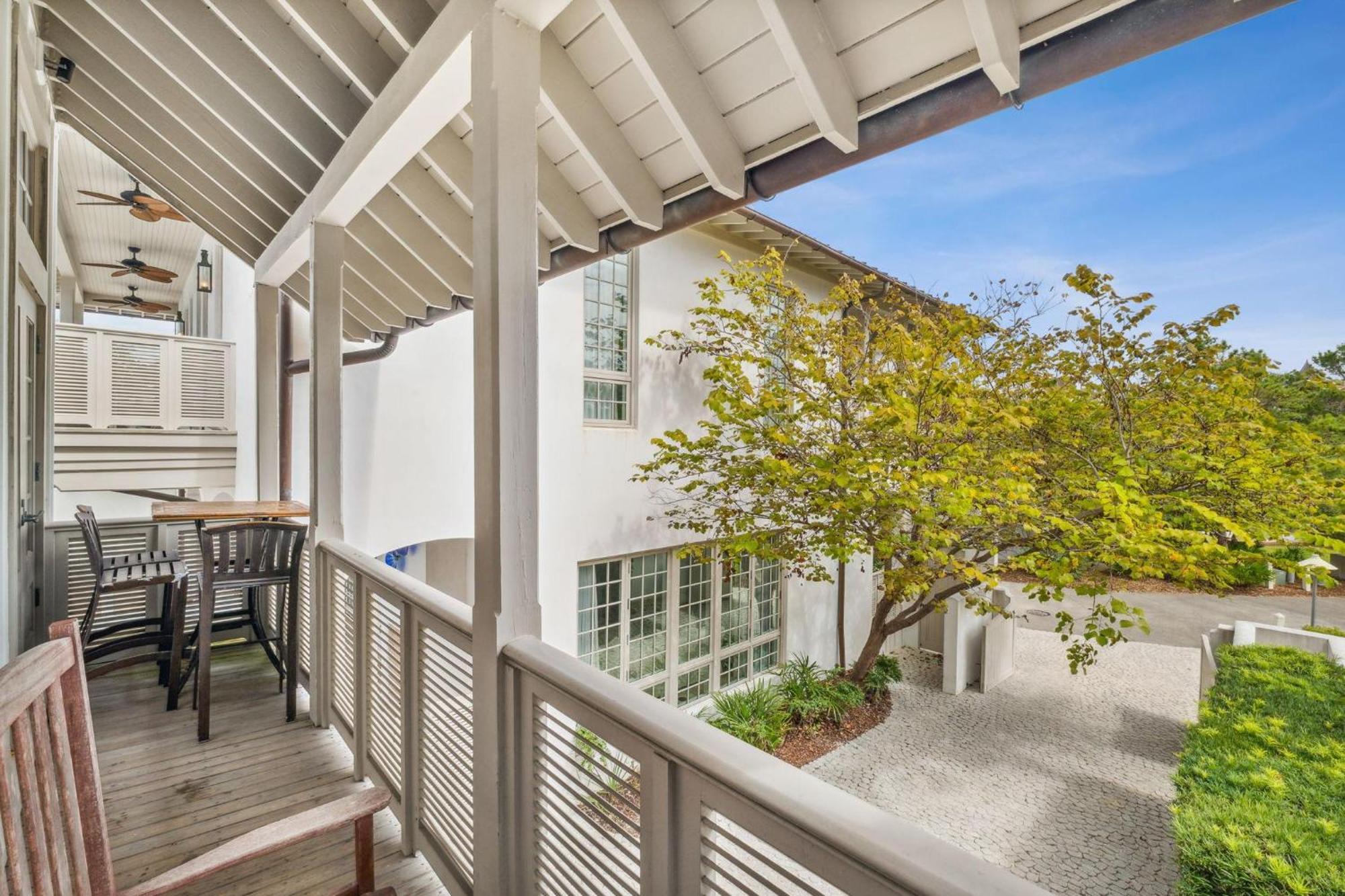 Water And Carriage House Rosemary Beach