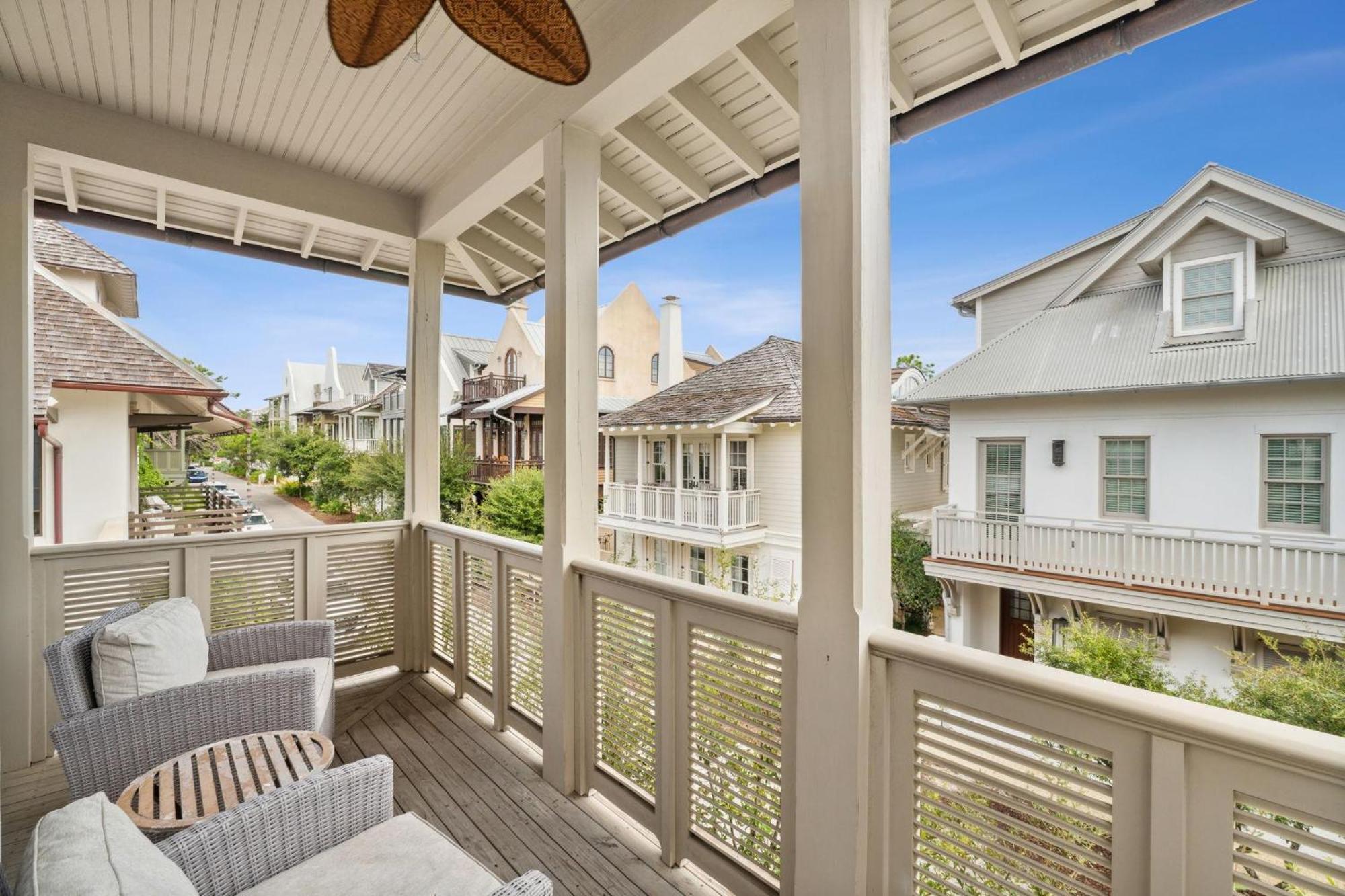 Water And Carriage House Rosemary Beach