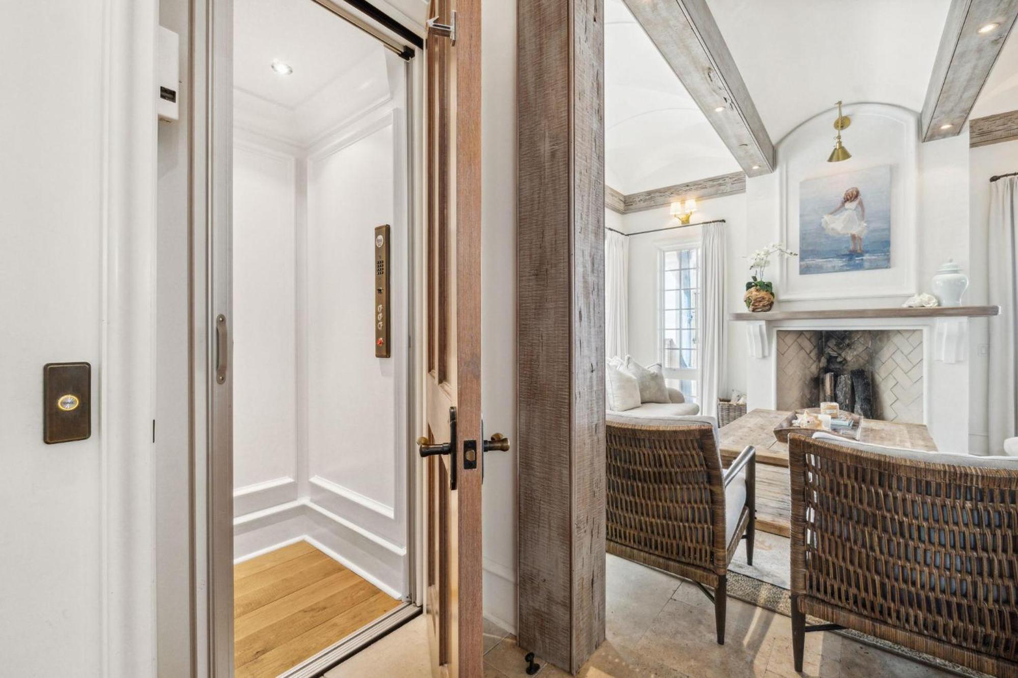 Water And Carriage House Holiday home *