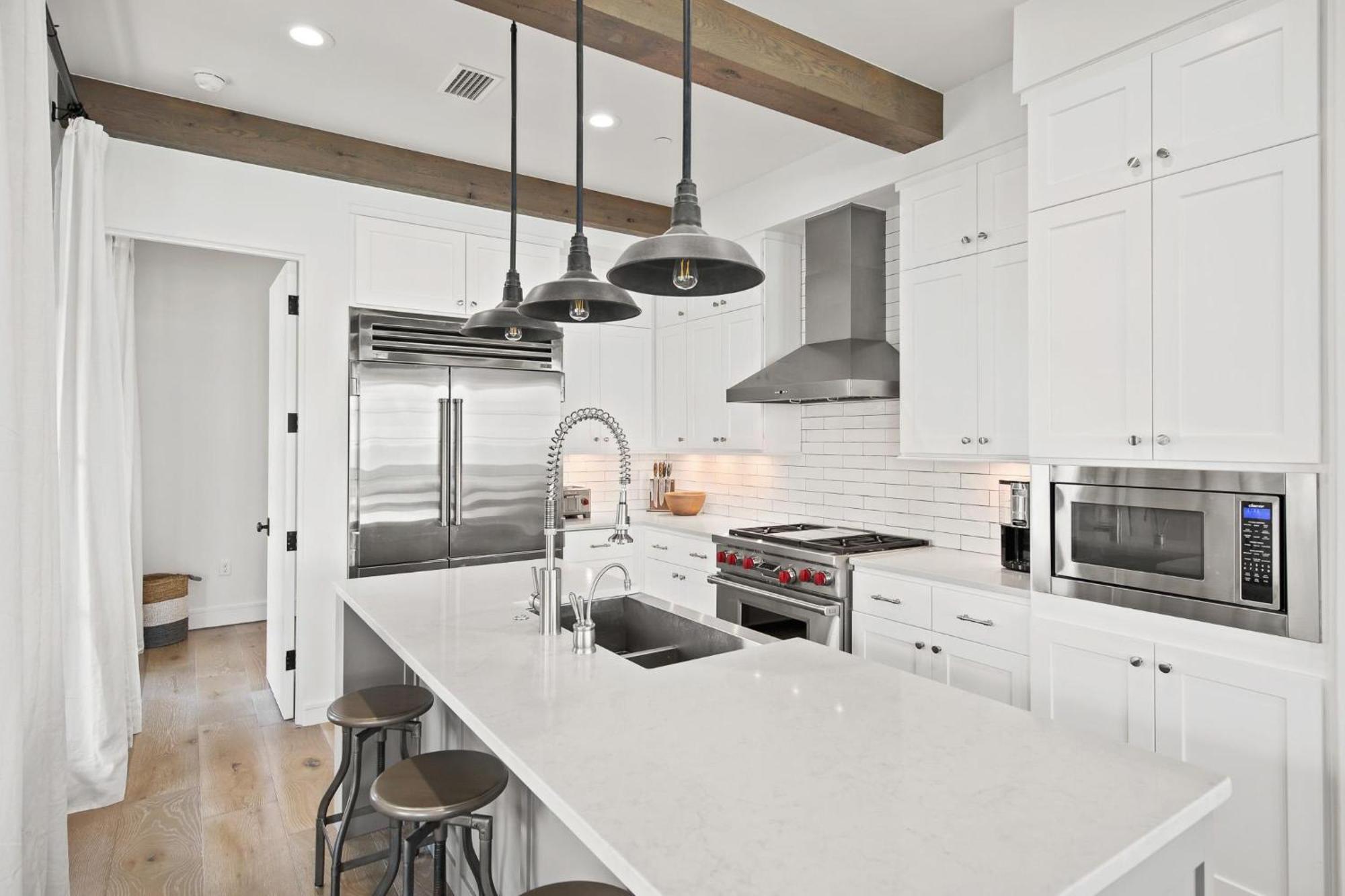 Oasis & Carriage House