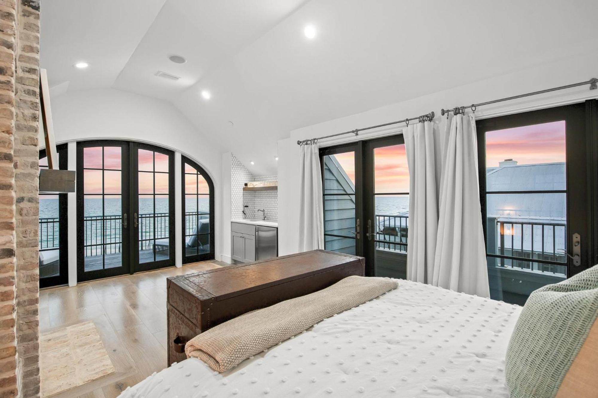 Holiday home Oasis & Carriage House *