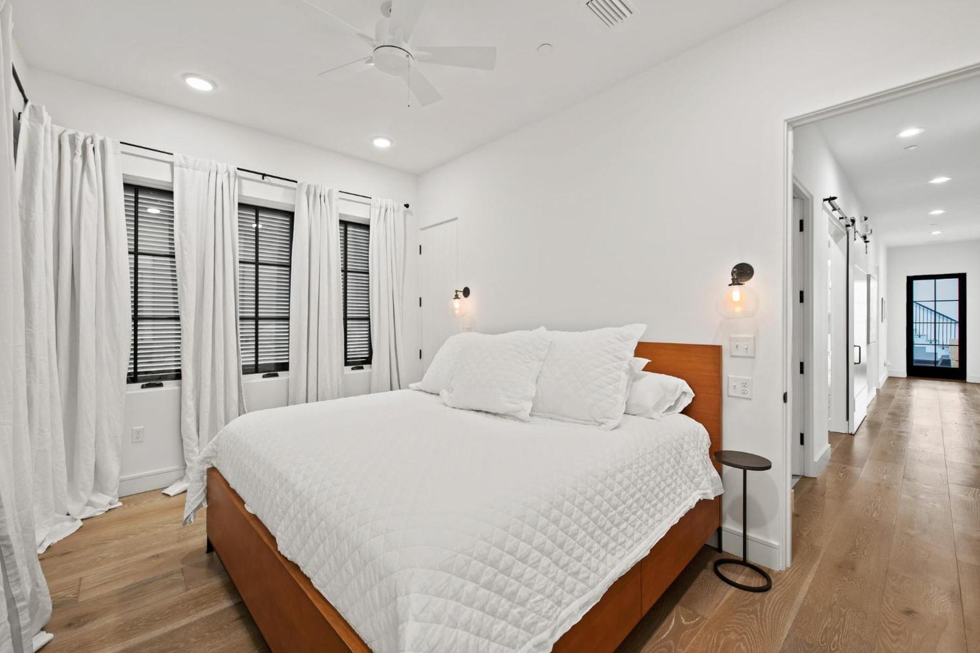 Oasis & Carriage House Holiday home