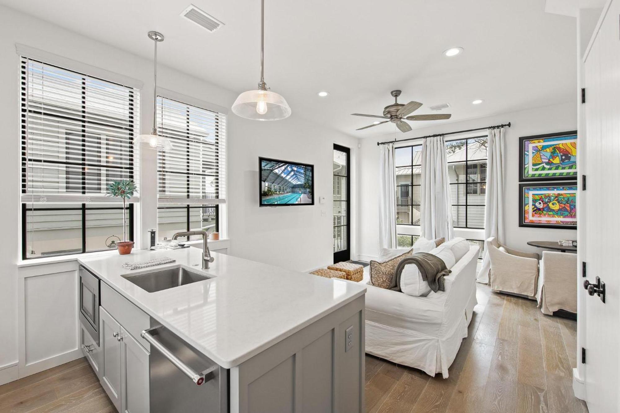 Oasis & Carriage House Holiday home