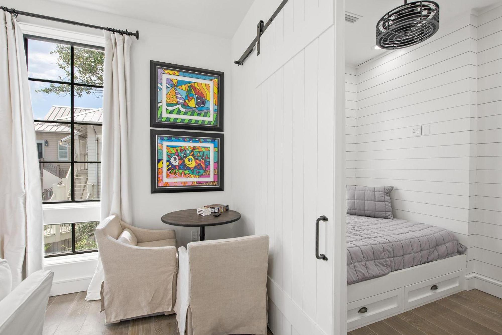 Oasis & Carriage House Holiday home *