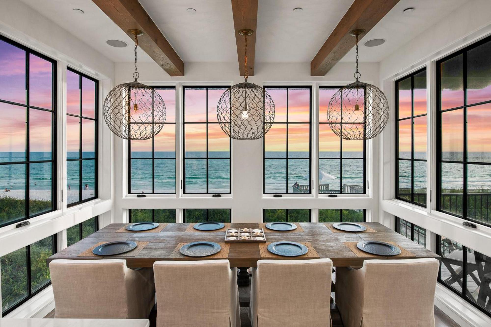Oasis & Carriage House Holiday home *