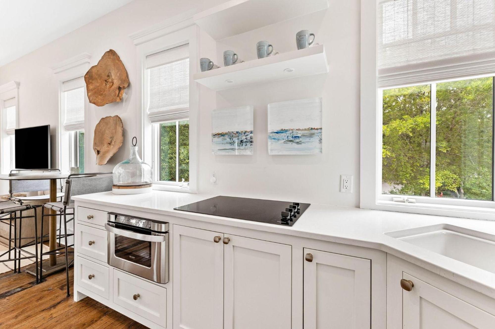 Moonstruck And Carriage House Holiday home *